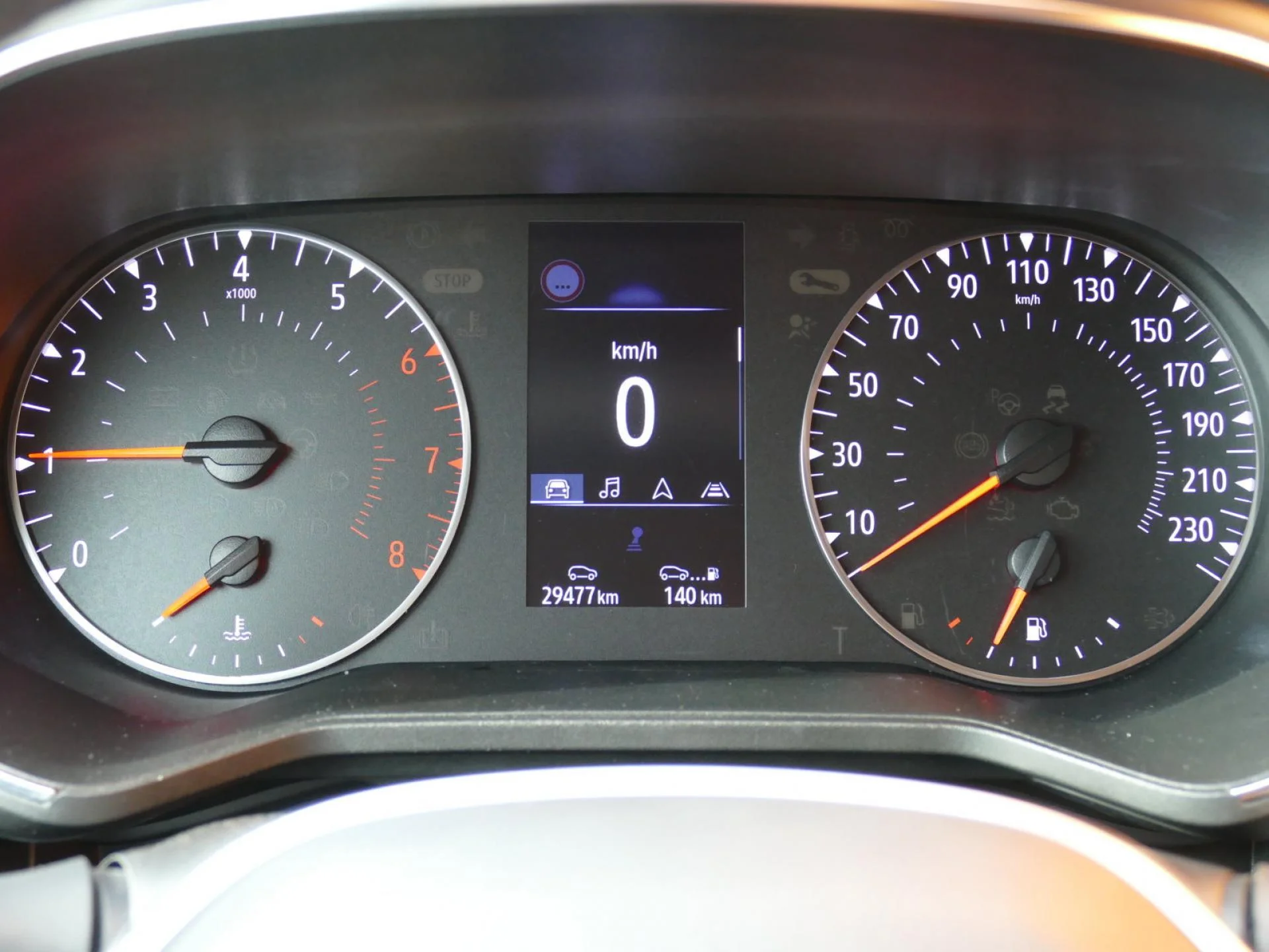 RENAULT CLIO - Miniature 16 sur 31 - Cliquer pour voir cette photo