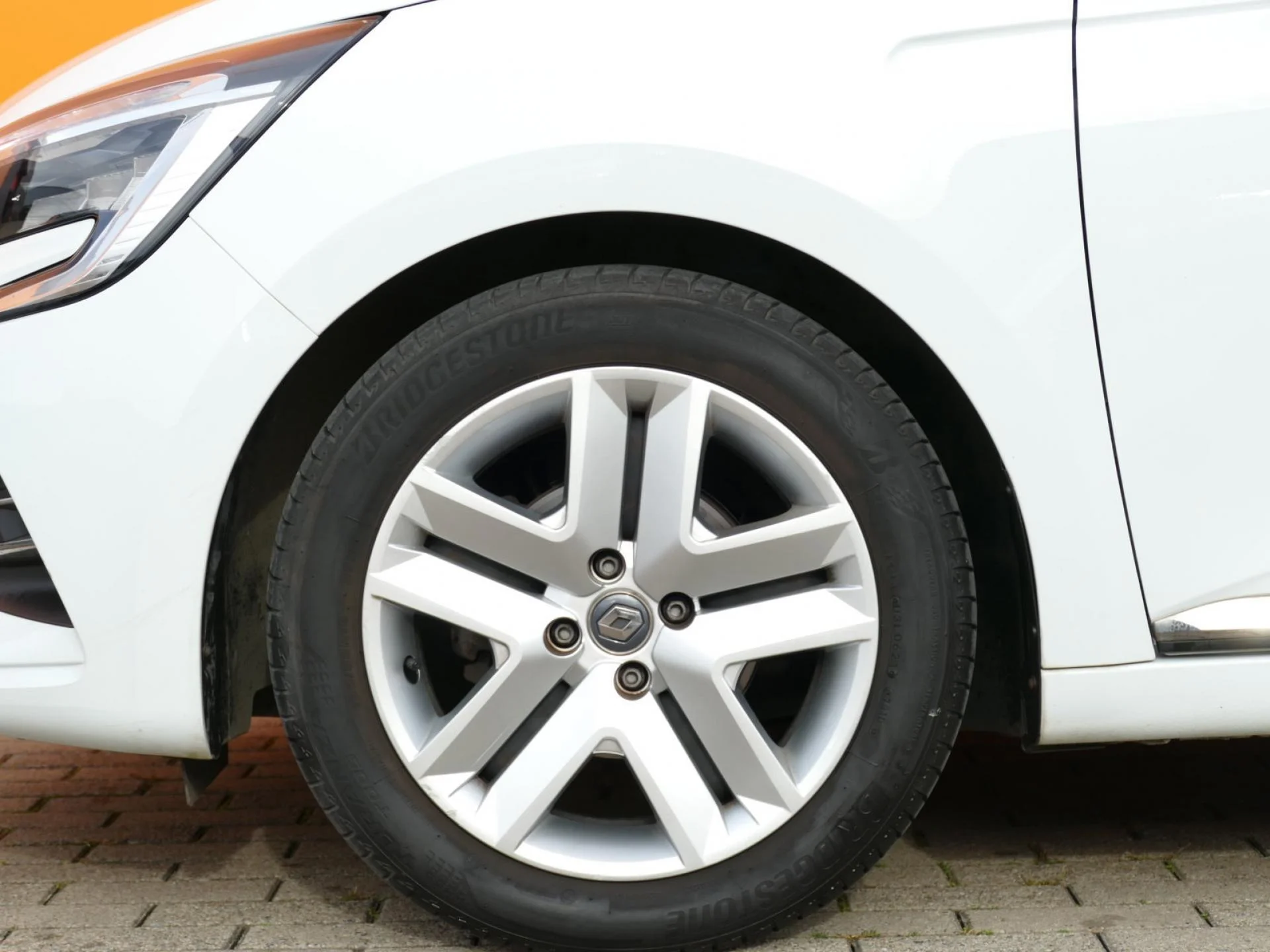 RENAULT CLIO - Miniature 28 sur 31 - Cliquer pour voir cette photo