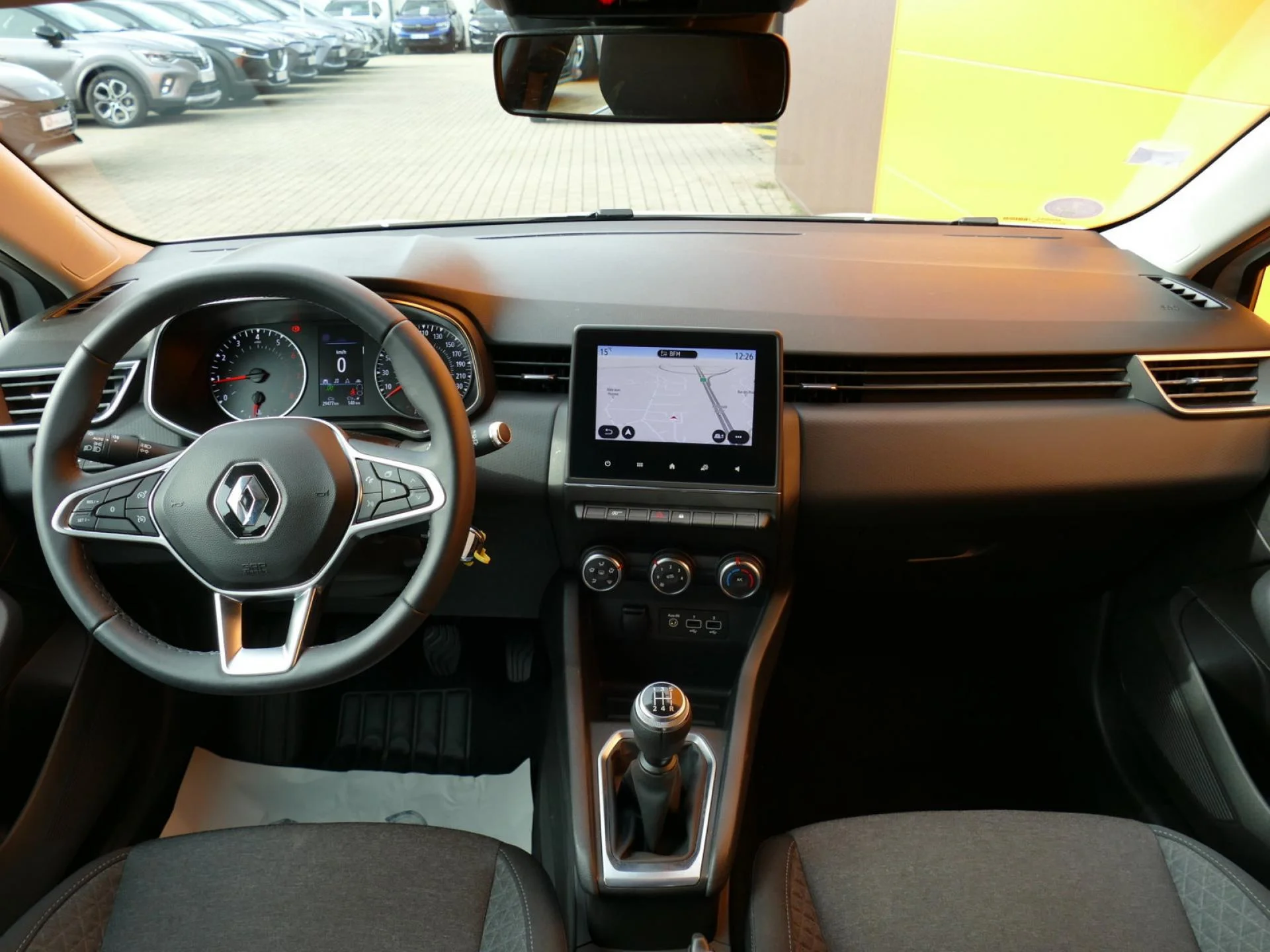 RENAULT CLIO - Miniature 5 sur 31 - Cliquer pour voir cette photo