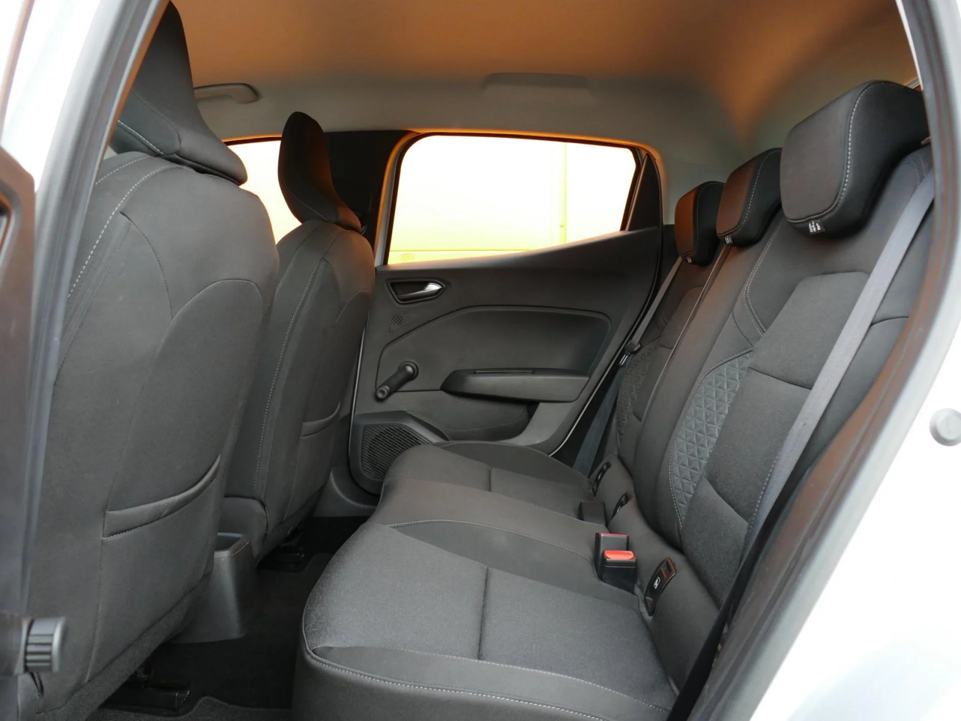 RENAULT CLIO - Miniature 7 sur 31 - Cliquer pour voir cette photo