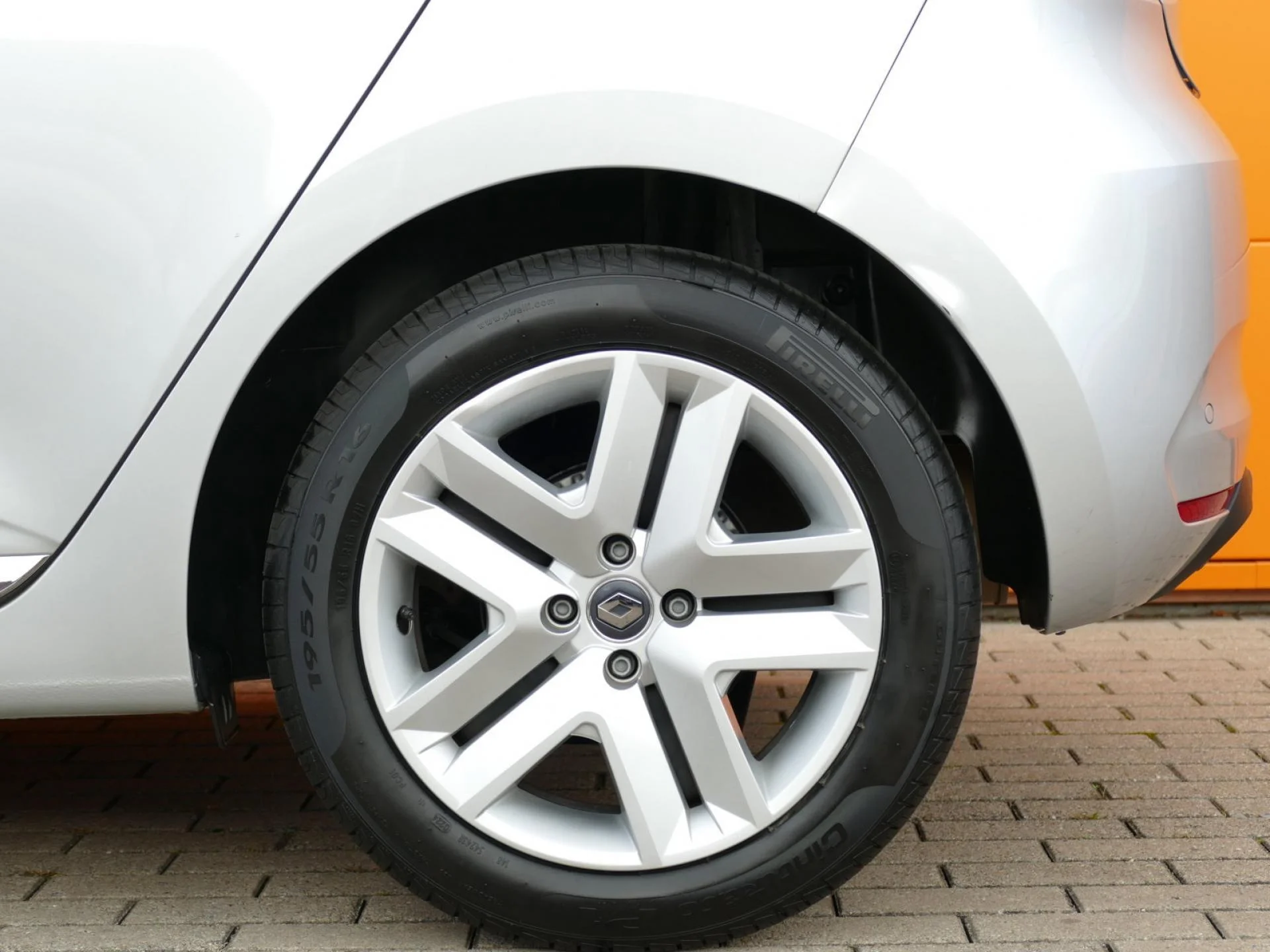 RENAULT CLIO - Miniature 29 sur 31 - Cliquer pour voir cette photo