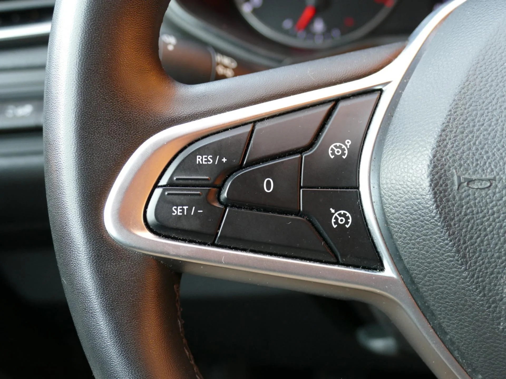 RENAULT CLIO - Miniature 16 sur 31 - Cliquer pour voir cette photo