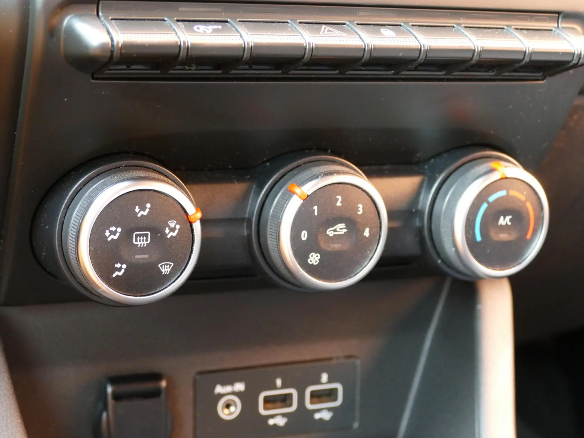 RENAULT CLIO - Miniature 18 sur 31 - Cliquer pour voir cette photo