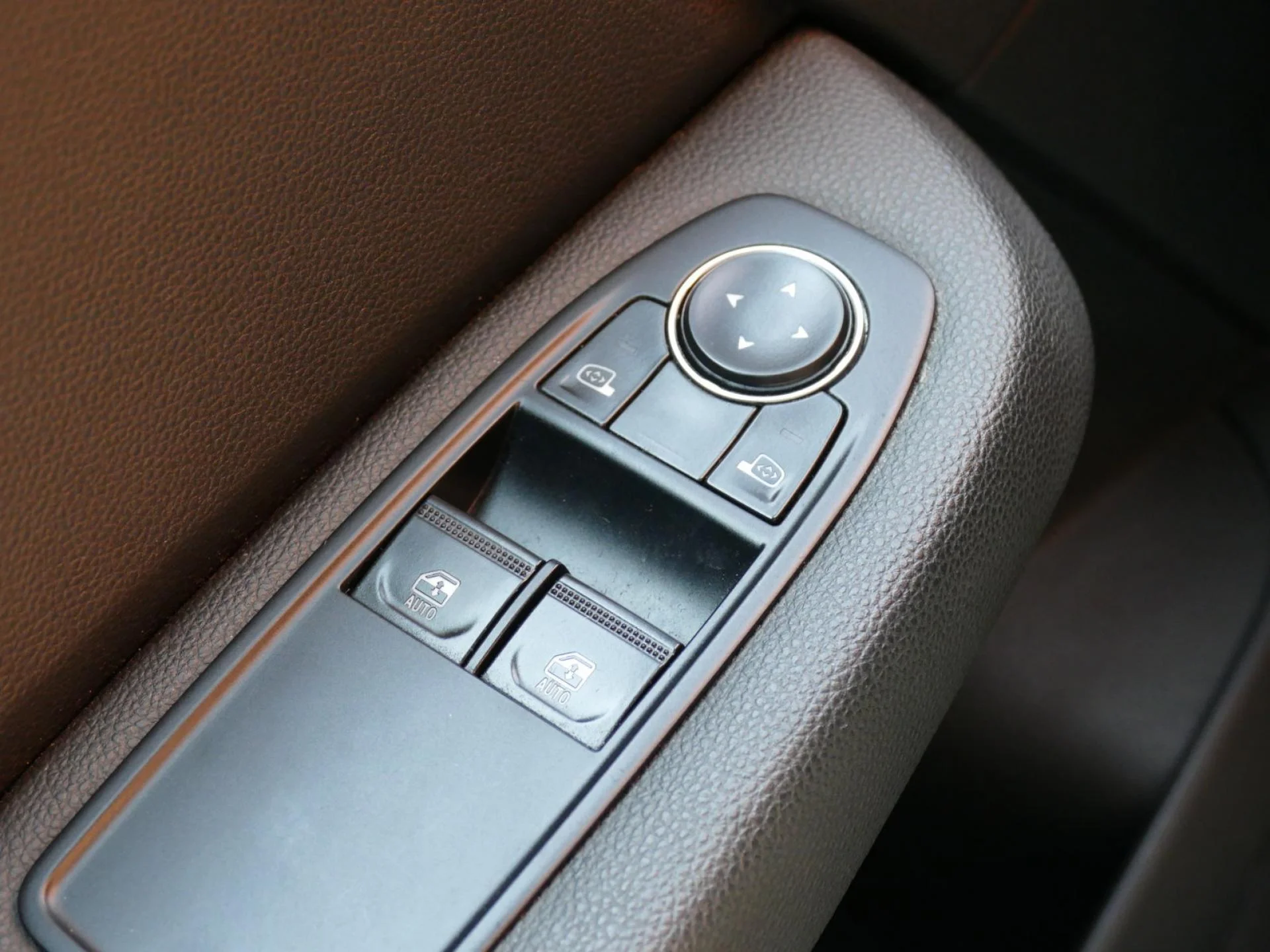 RENAULT CLIO - Miniature 21 sur 31 - Cliquer pour voir cette photo