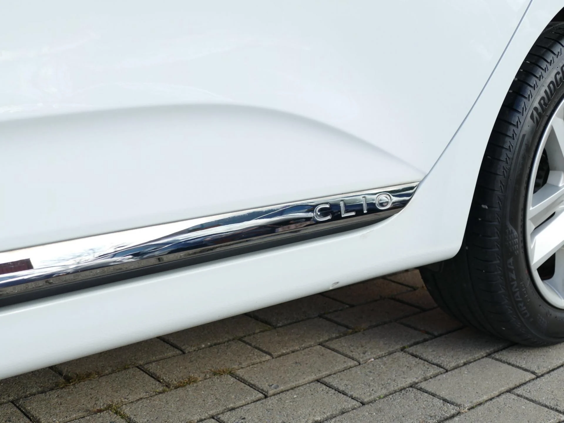 RENAULT CLIO - Miniature 25 sur 31 - Cliquer pour voir cette photo