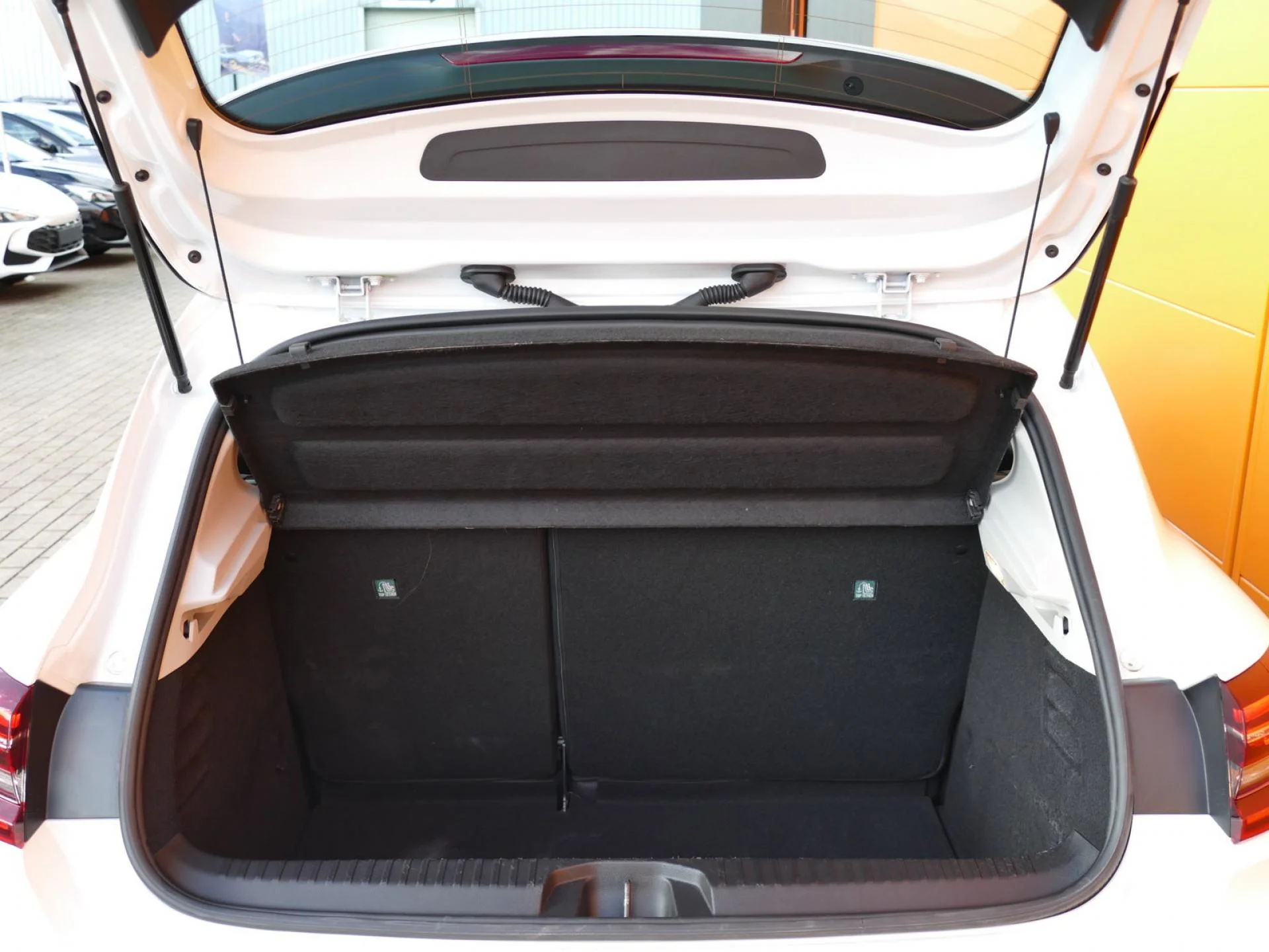 RENAULT CLIO - Miniature 8 sur 31 - Cliquer pour voir cette photo