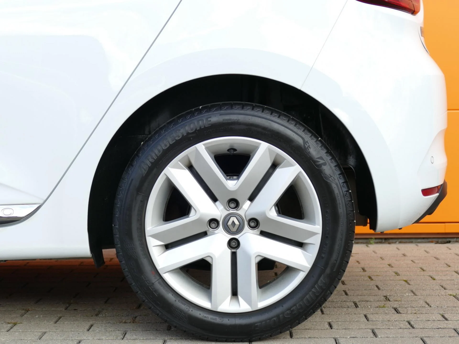 RENAULT CLIO - Miniature 30 sur 31 - Cliquer pour voir cette photo