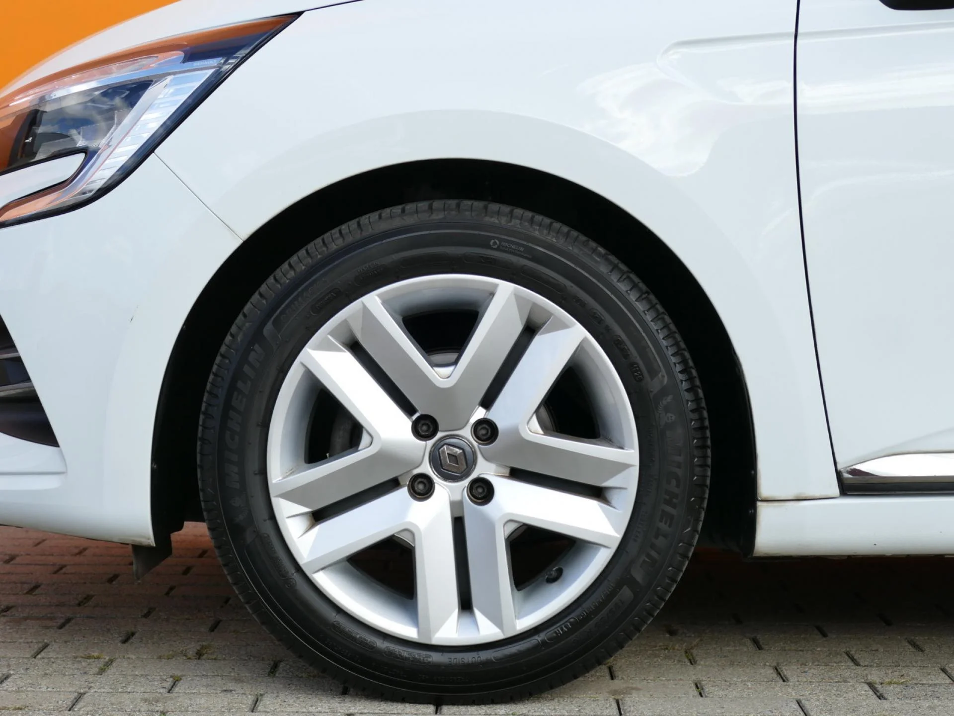 RENAULT CLIO - Miniature 29 sur 31 - Cliquer pour voir cette photo