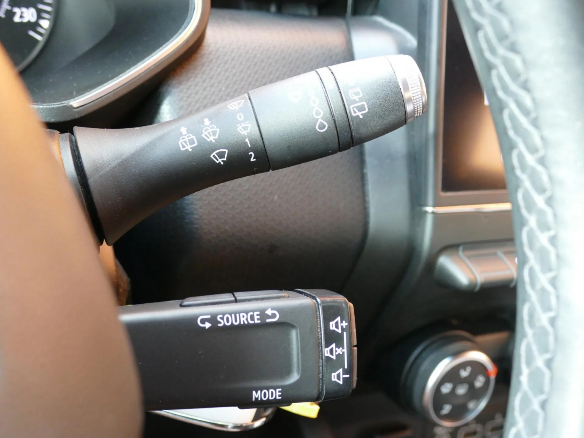 RENAULT CLIO - Miniature 24 sur 31 - Cliquer pour voir cette photo