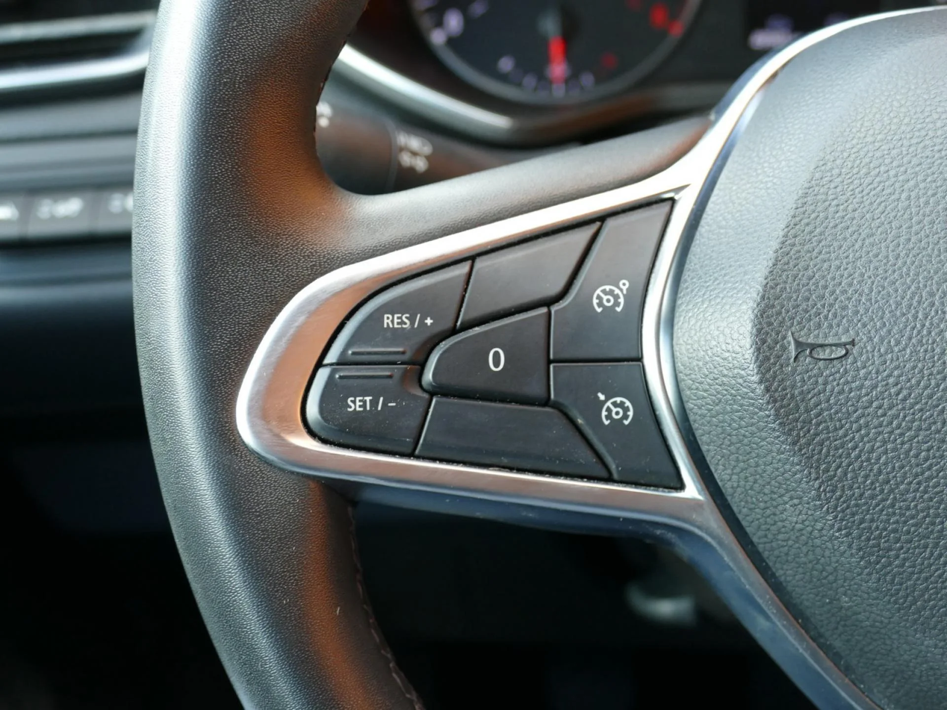 RENAULT CLIO - Miniature 17 sur 31 - Cliquer pour voir cette photo