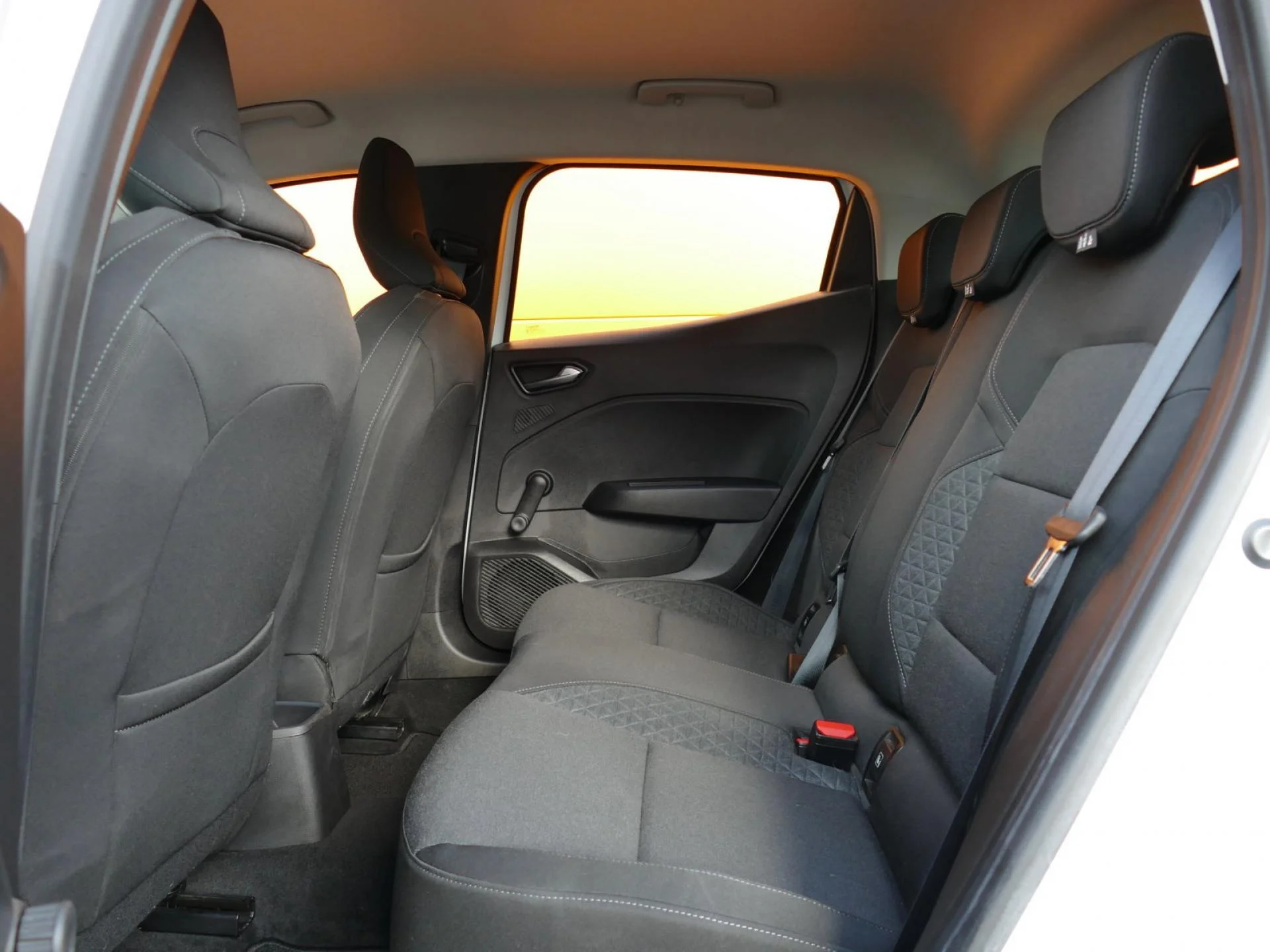 RENAULT CLIO - Miniature 7 sur 31 - Cliquer pour voir cette photo