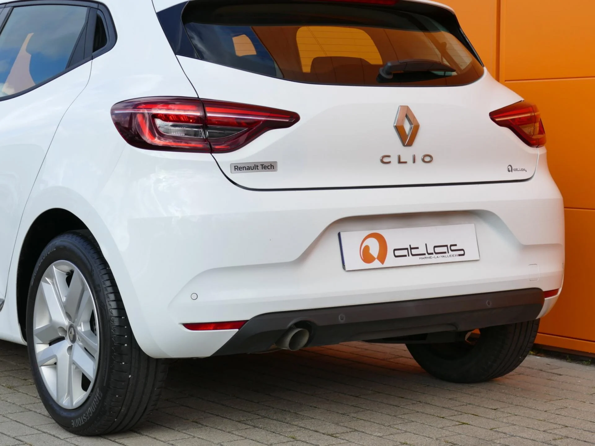 RENAULT CLIO - Miniature 28 sur 31 - Cliquer pour voir cette photo