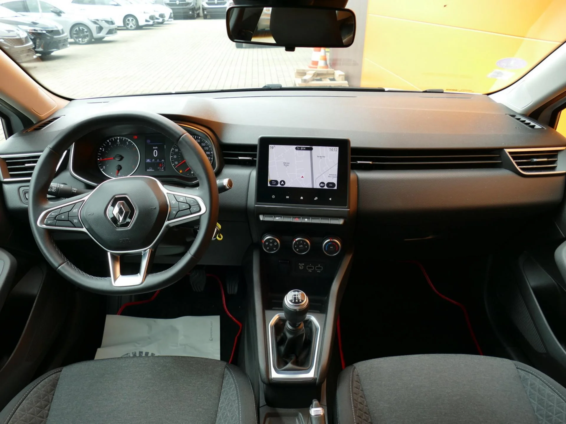 RENAULT CLIO - Miniature 5 sur 30 - Cliquer pour voir cette photo