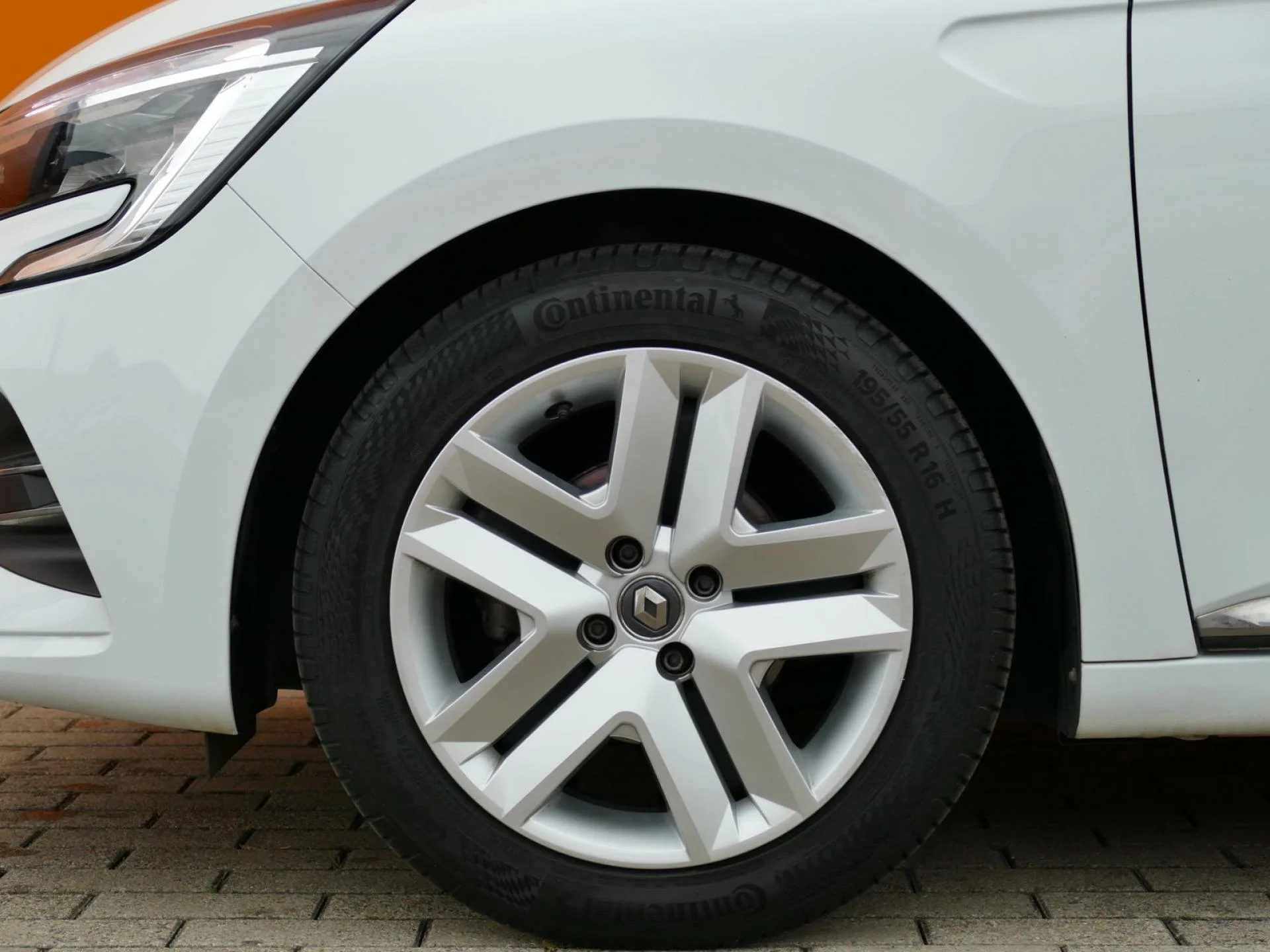 RENAULT CLIO - Miniature 28 sur 30 - Cliquer pour voir cette photo