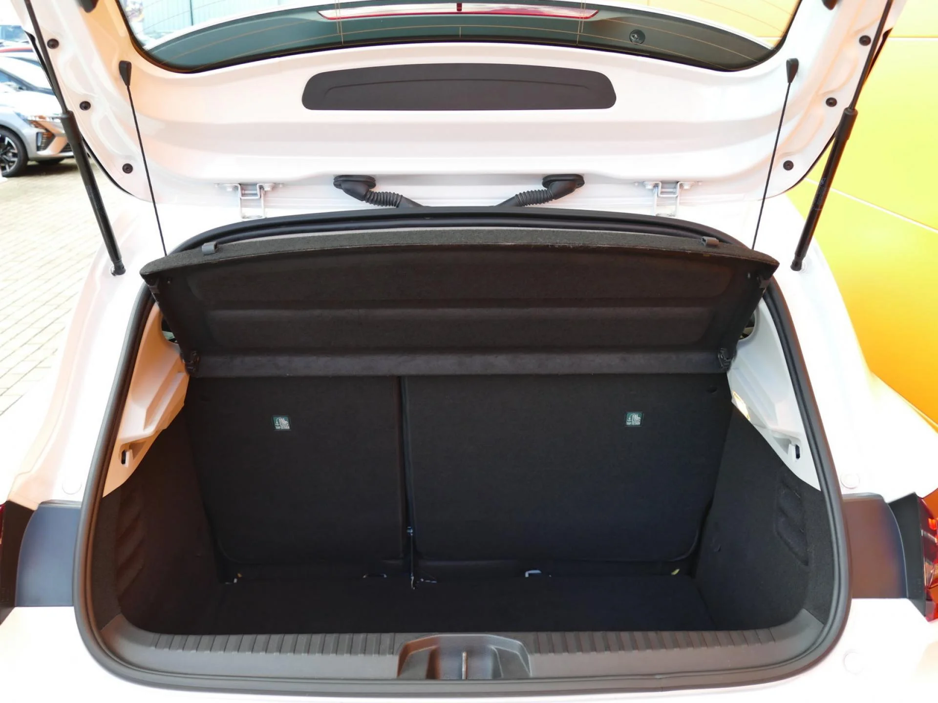 RENAULT CLIO - Miniature 8 sur 32 - Cliquer pour voir cette photo