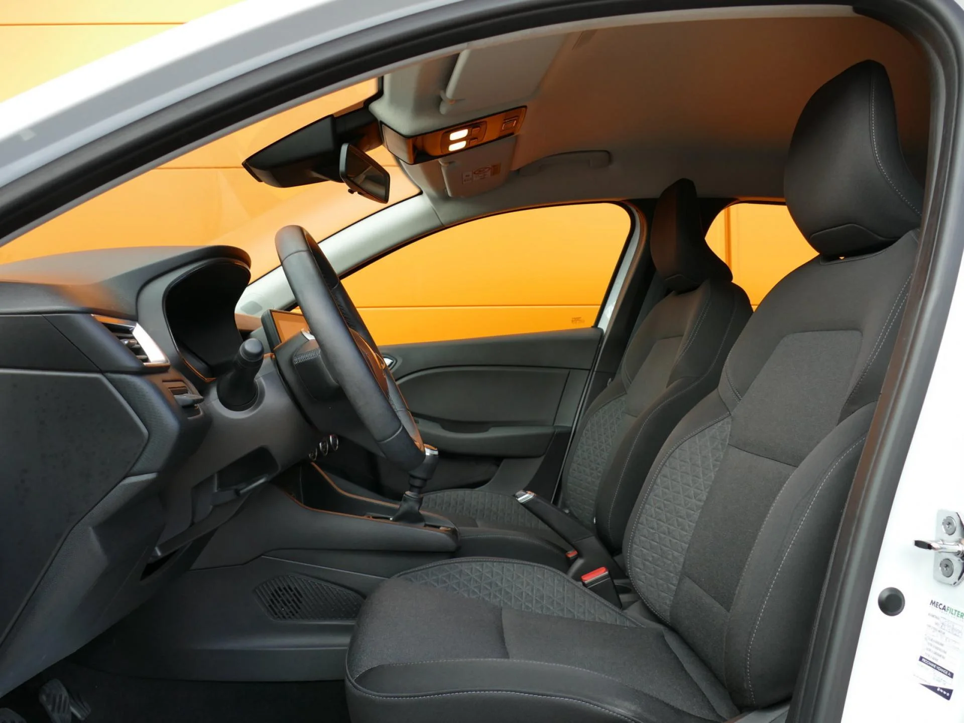 RENAULT CLIO - Miniature 6 sur 32 - Cliquer pour voir cette photo