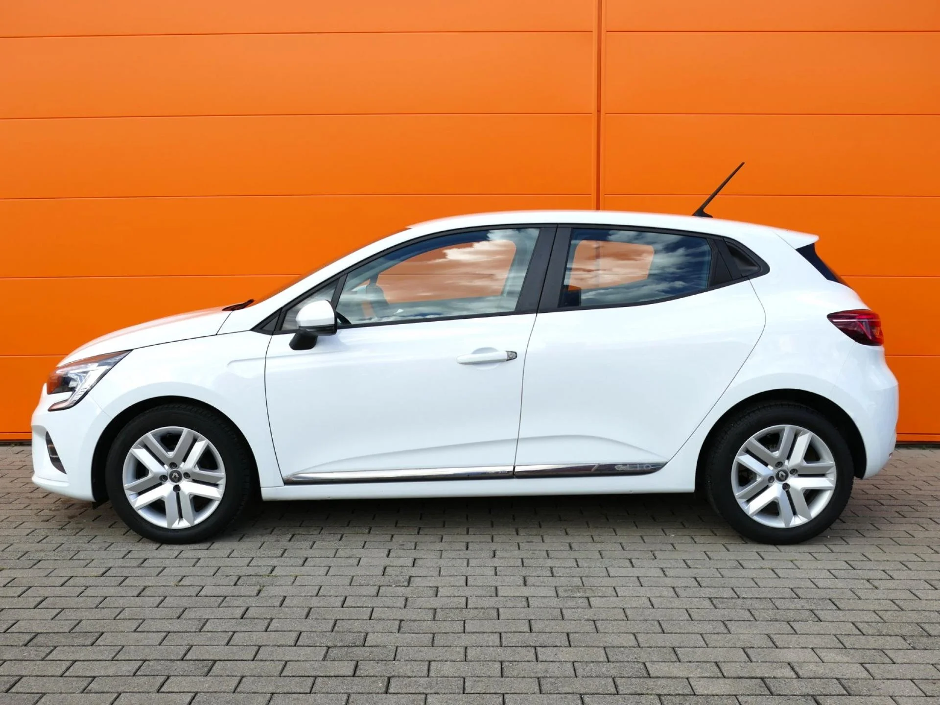 RENAULT CLIO - Miniature 3 sur 32 - Cliquer pour voir cette photo