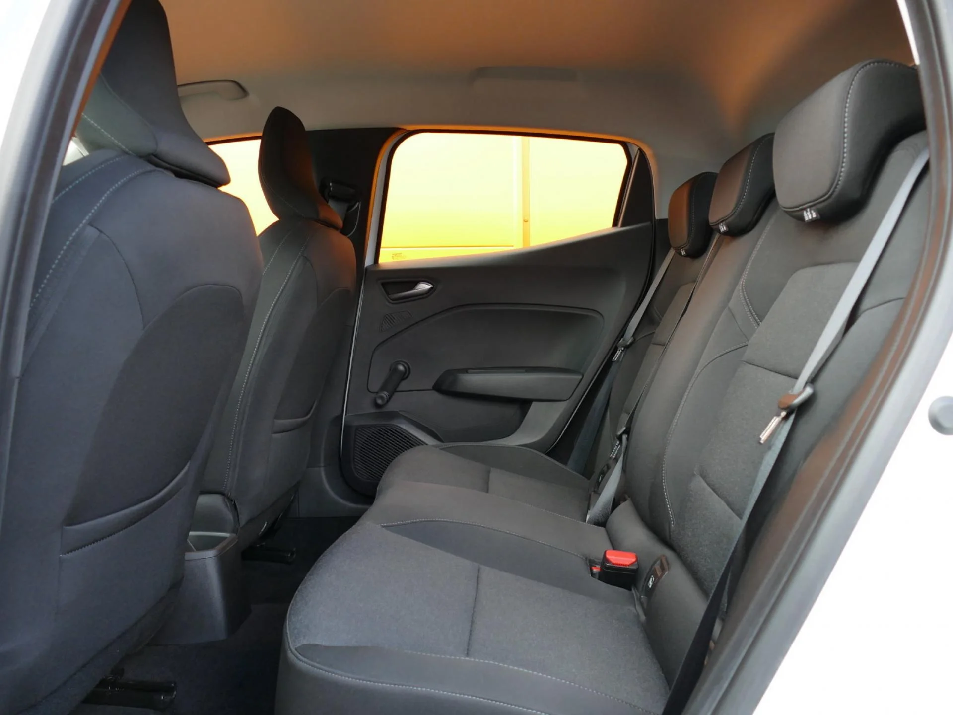 RENAULT CLIO - Miniature 7 sur 32 - Cliquer pour voir cette photo