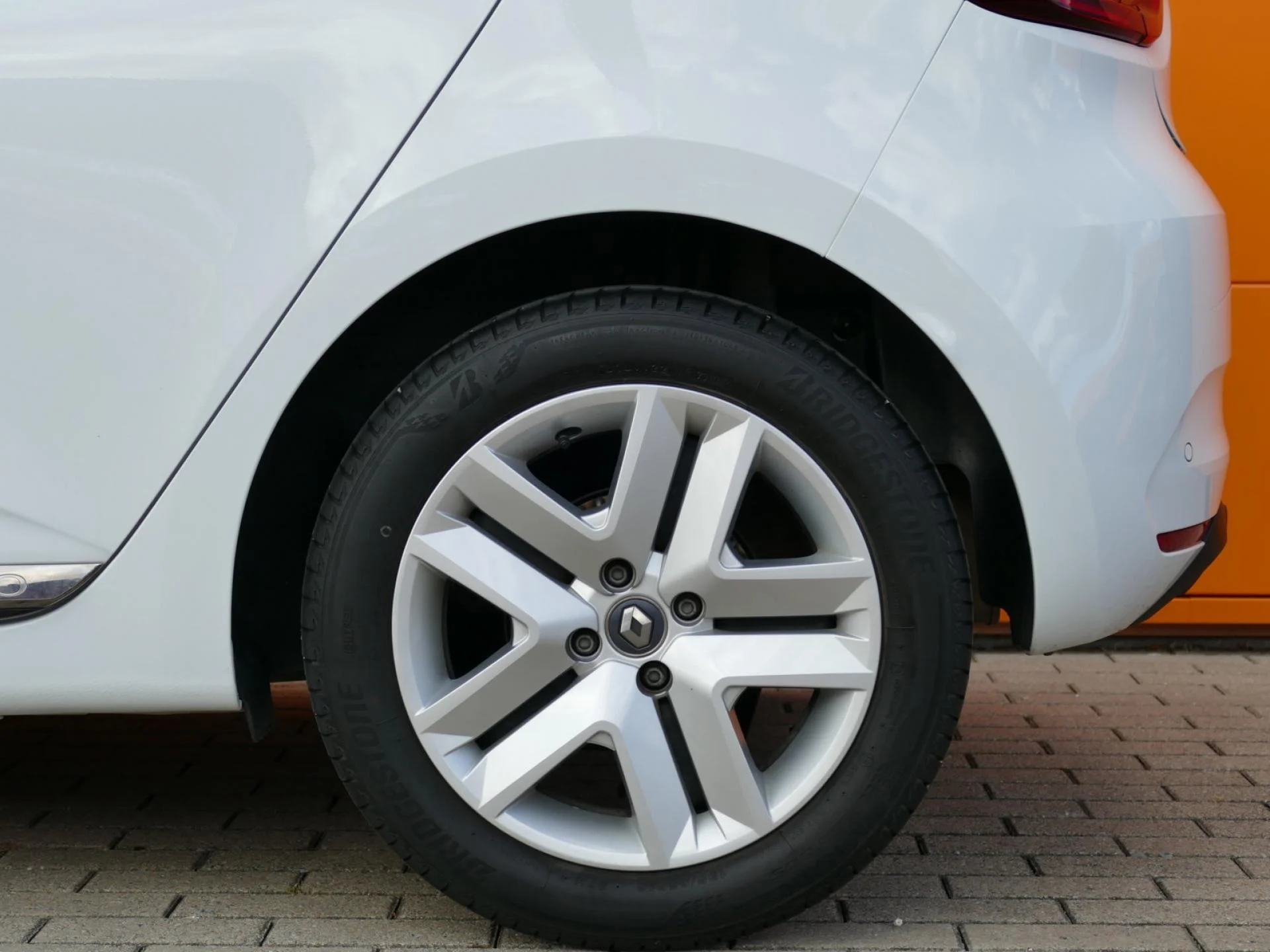 RENAULT CLIO - Miniature 32 sur 32 - Cliquer pour voir cette photo