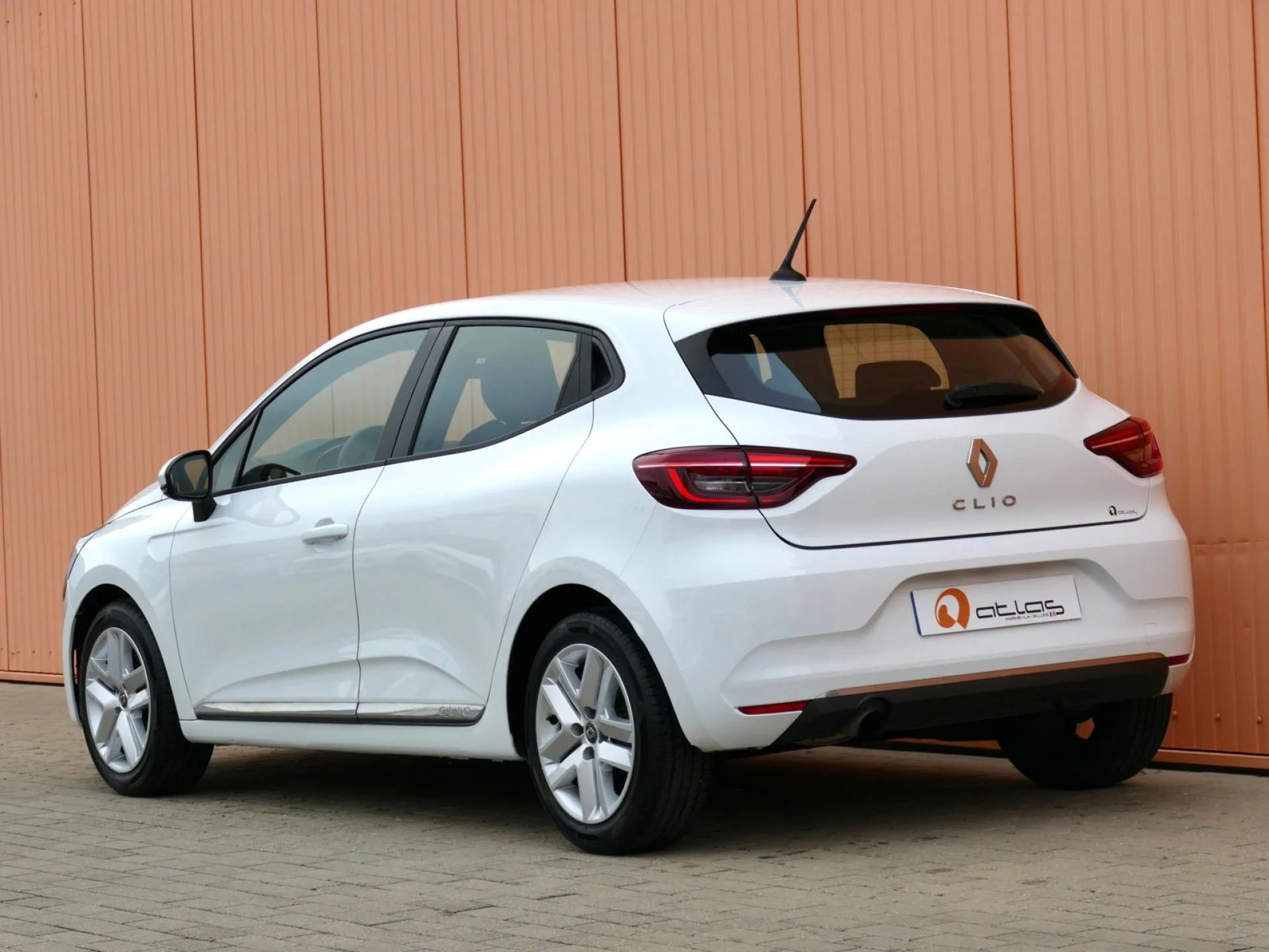 RENAULT CLIO - Miniature 25 sur 32 - Cliquer pour voir cette photo