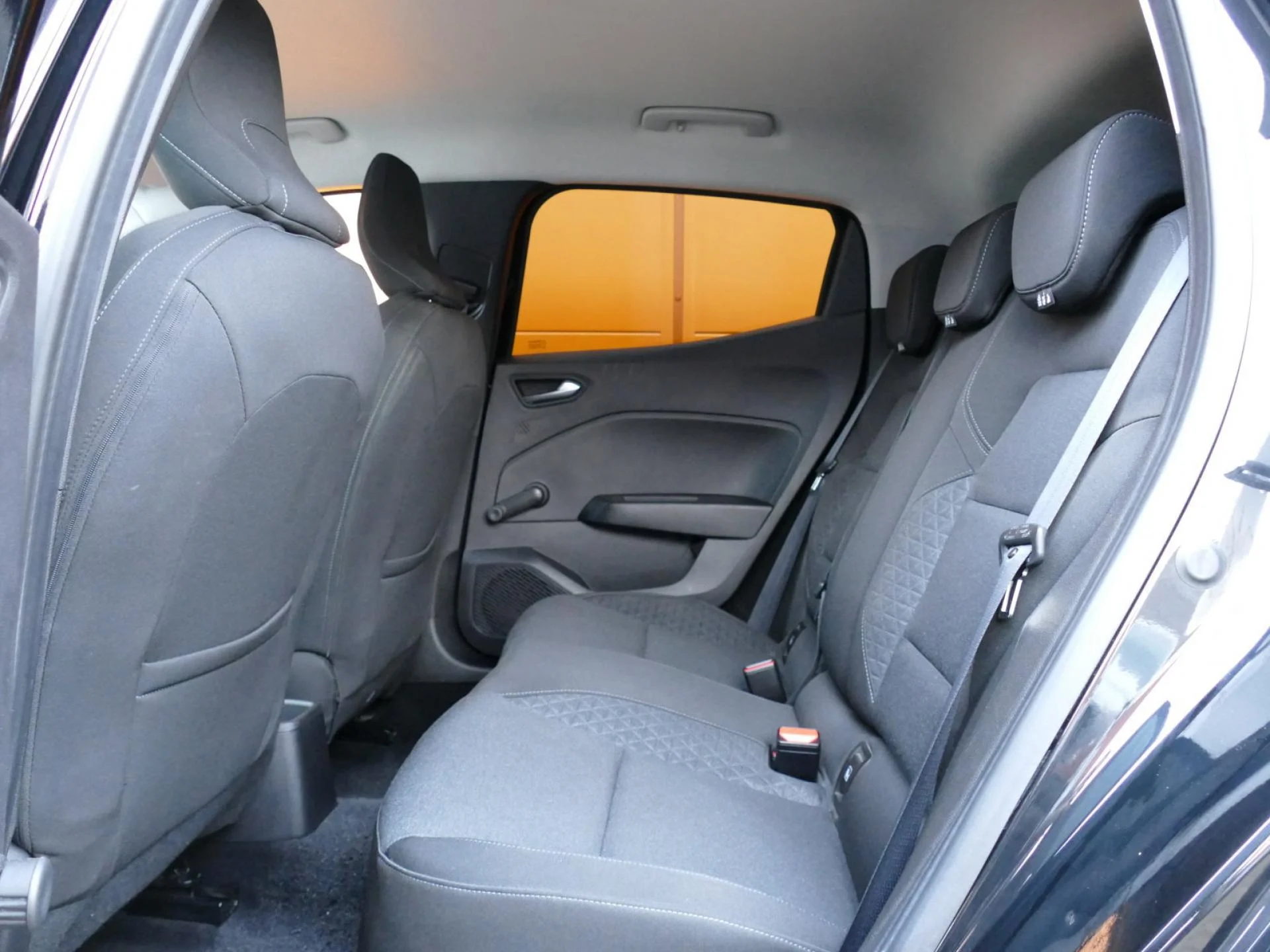 RENAULT CLIO - Miniature 7 sur 32 - Cliquer pour voir cette photo