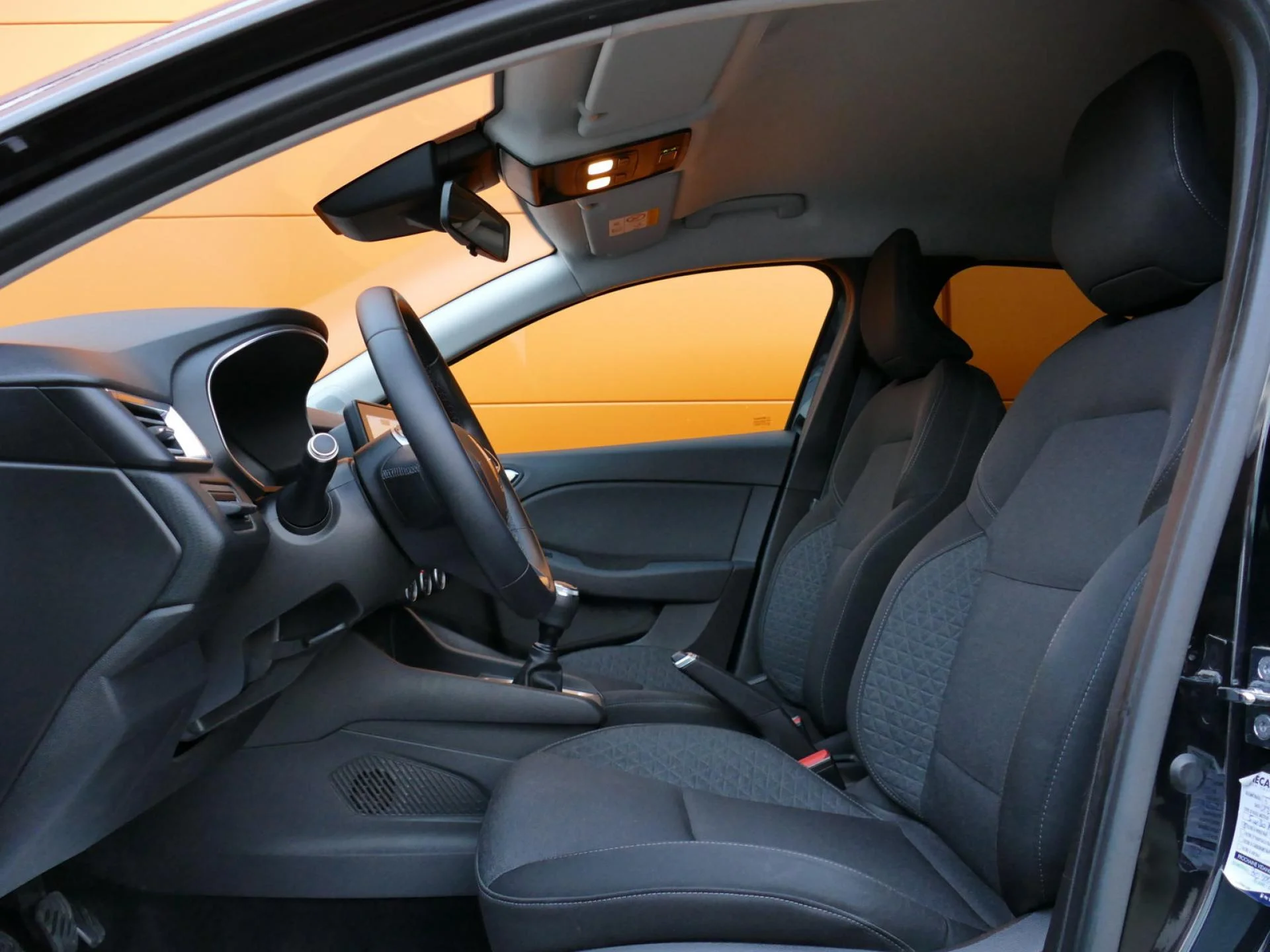 RENAULT CLIO - Miniature 6 sur 32 - Cliquer pour voir cette photo