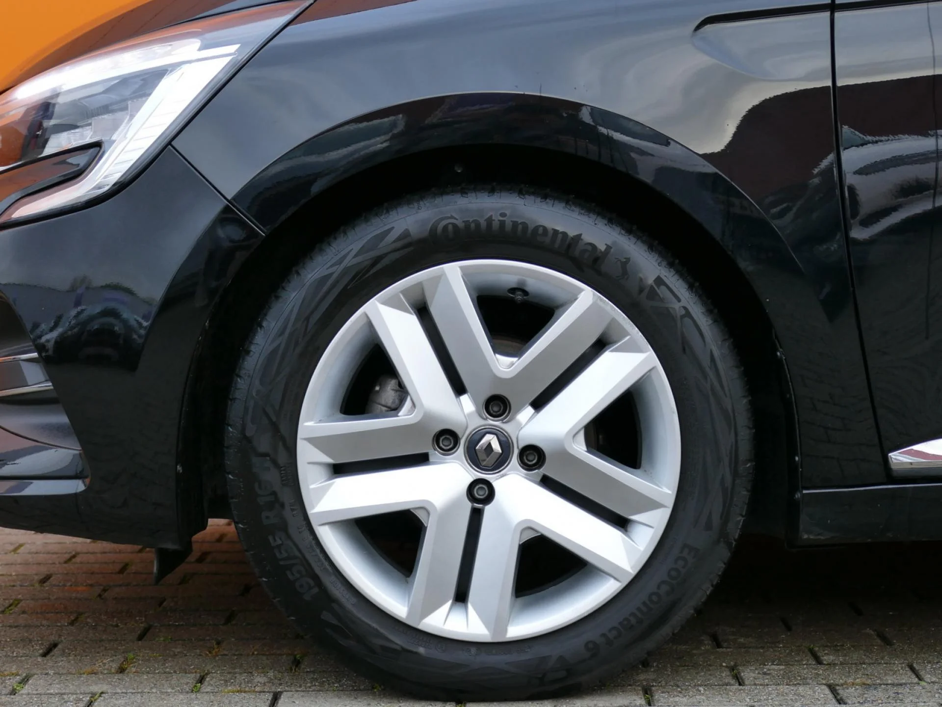 RENAULT CLIO - Miniature 30 sur 32 - Cliquer pour voir cette photo