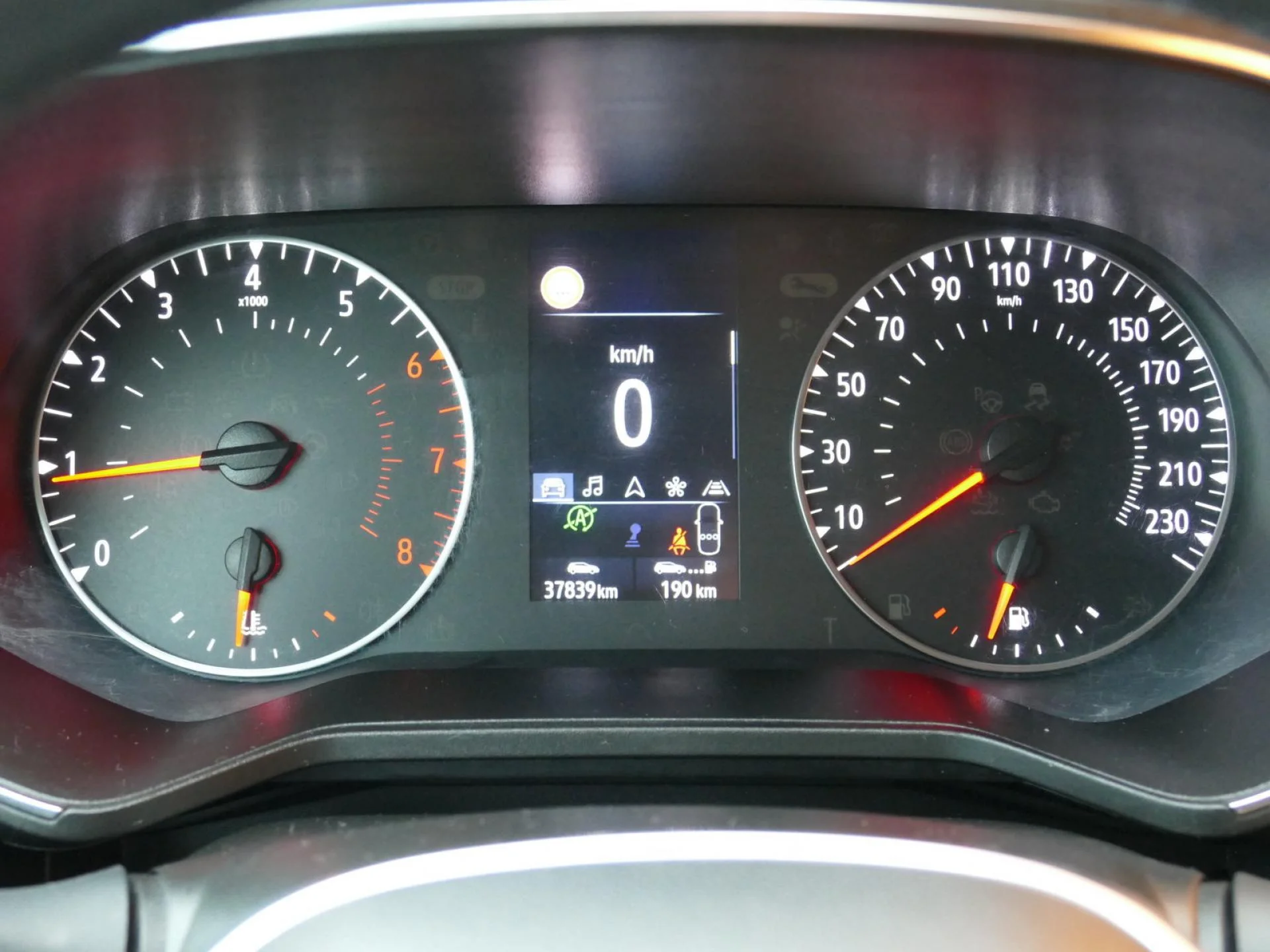 RENAULT CLIO - Miniature 16 sur 32 - Cliquer pour voir cette photo