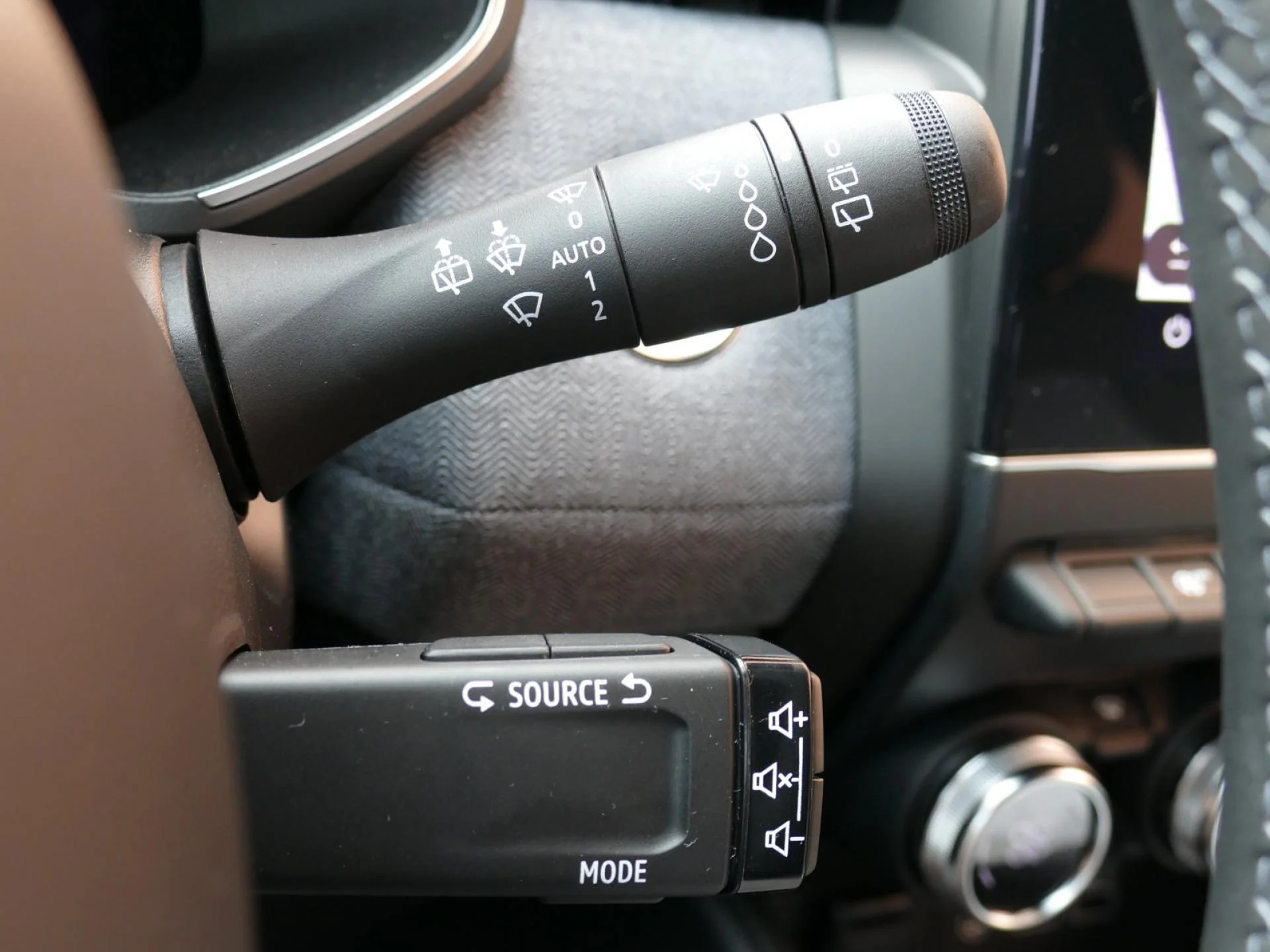 RENAULT CLIO - Miniature 26 sur 32 - Cliquer pour voir cette photo