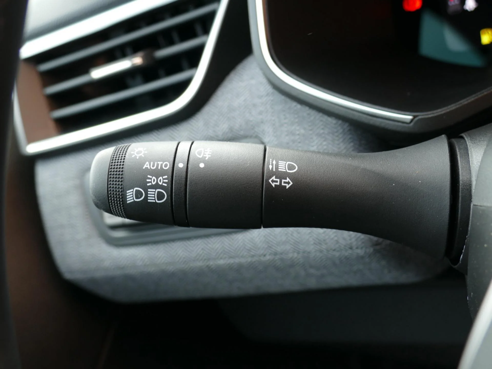 RENAULT CLIO - Miniature 25 sur 32 - Cliquer pour voir cette photo