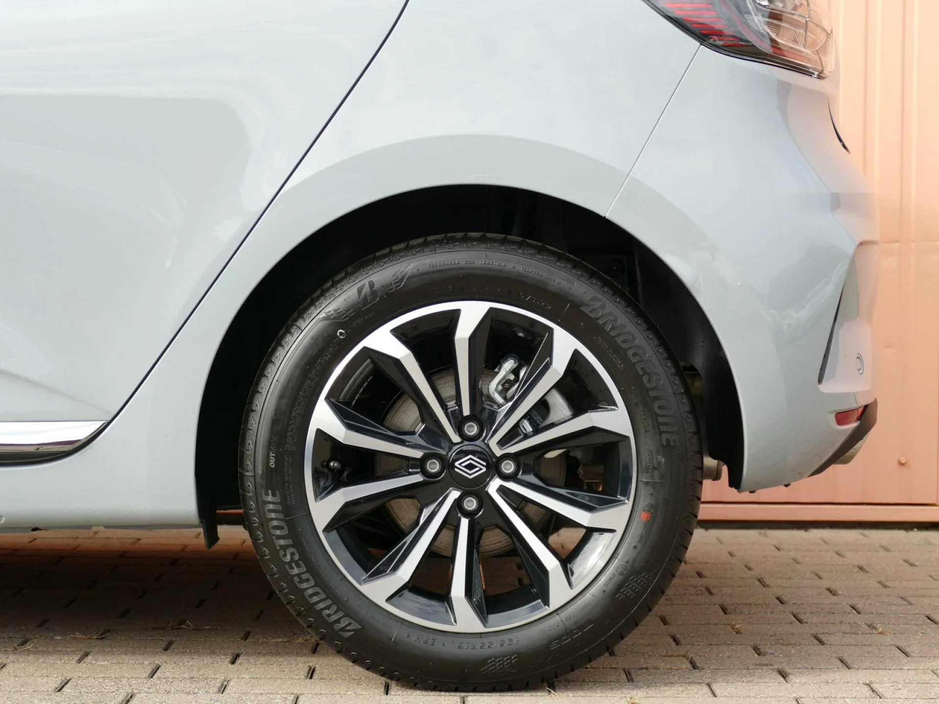 RENAULT CLIO - Miniature 5 sur 32 - Cliquer pour voir cette photo