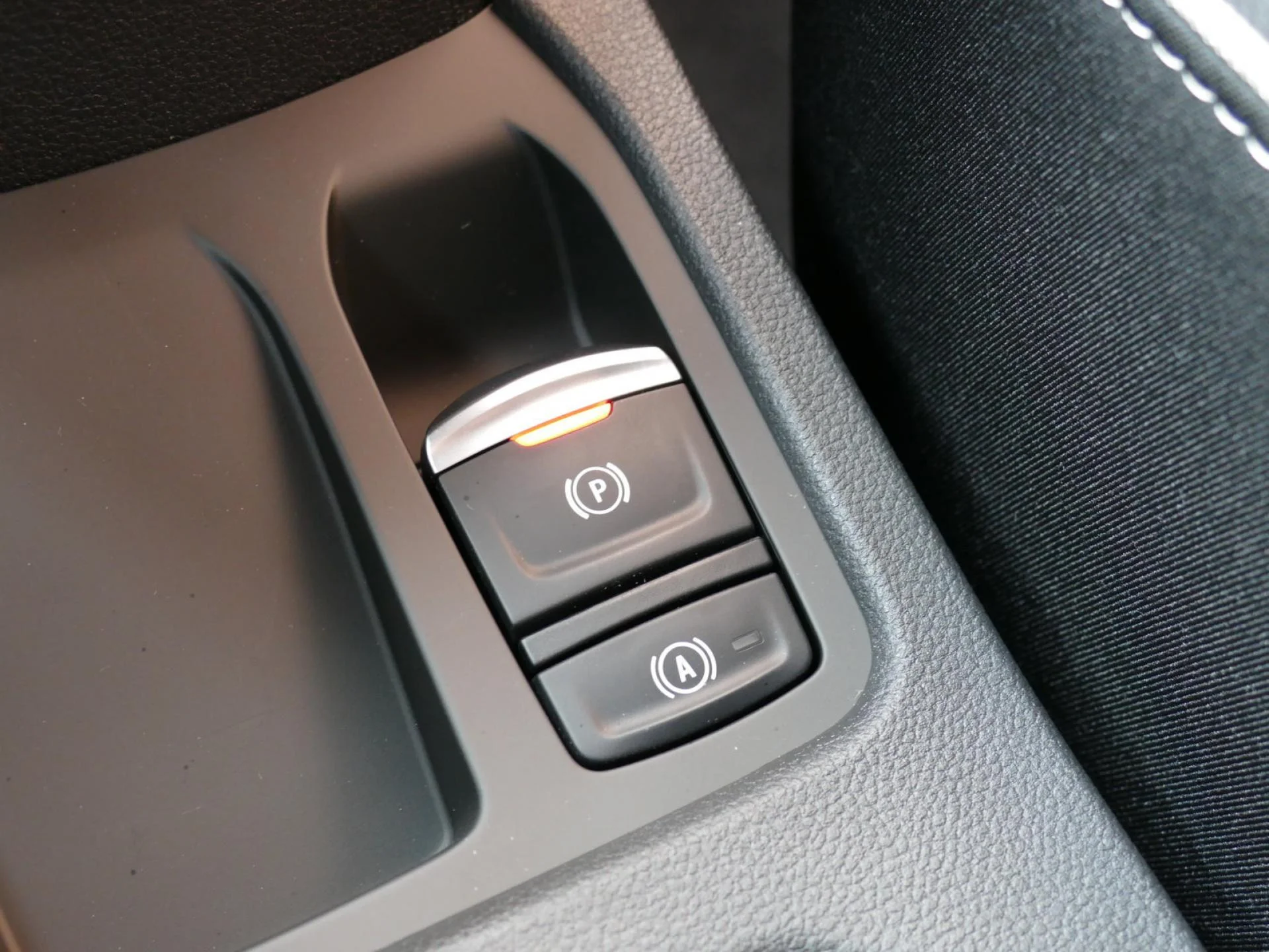 RENAULT CLIO - Miniature 22 sur 32 - Cliquer pour voir cette photo