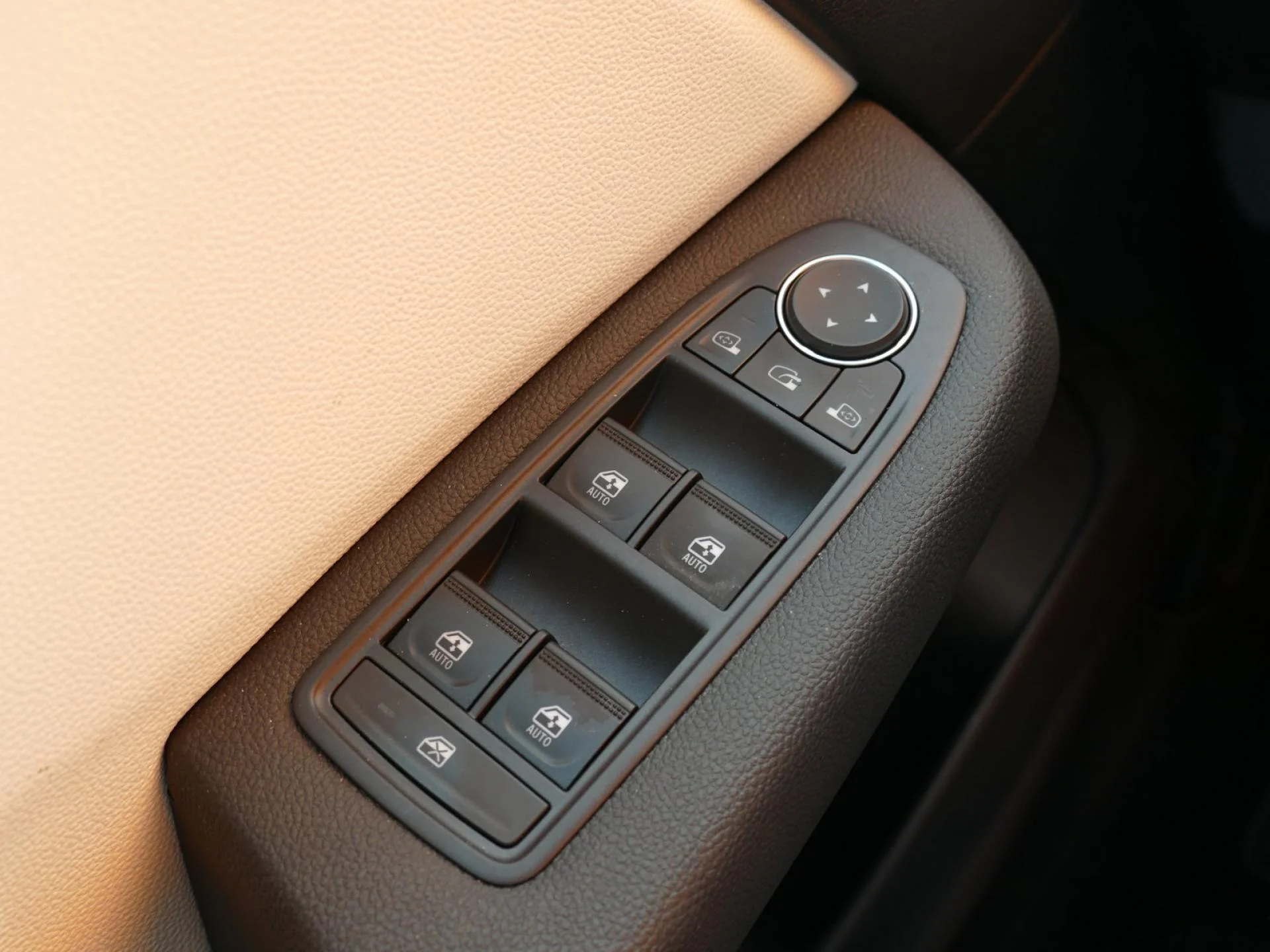 RENAULT CLIO - Miniature 25 sur 33 - Cliquer pour voir cette photo