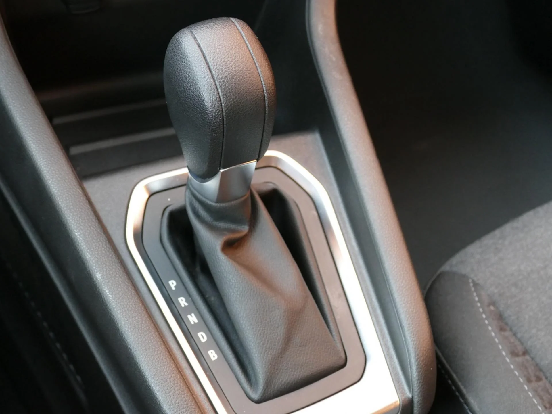 RENAULT CLIO - Miniature 18 sur 22 - Cliquer pour voir cette photo