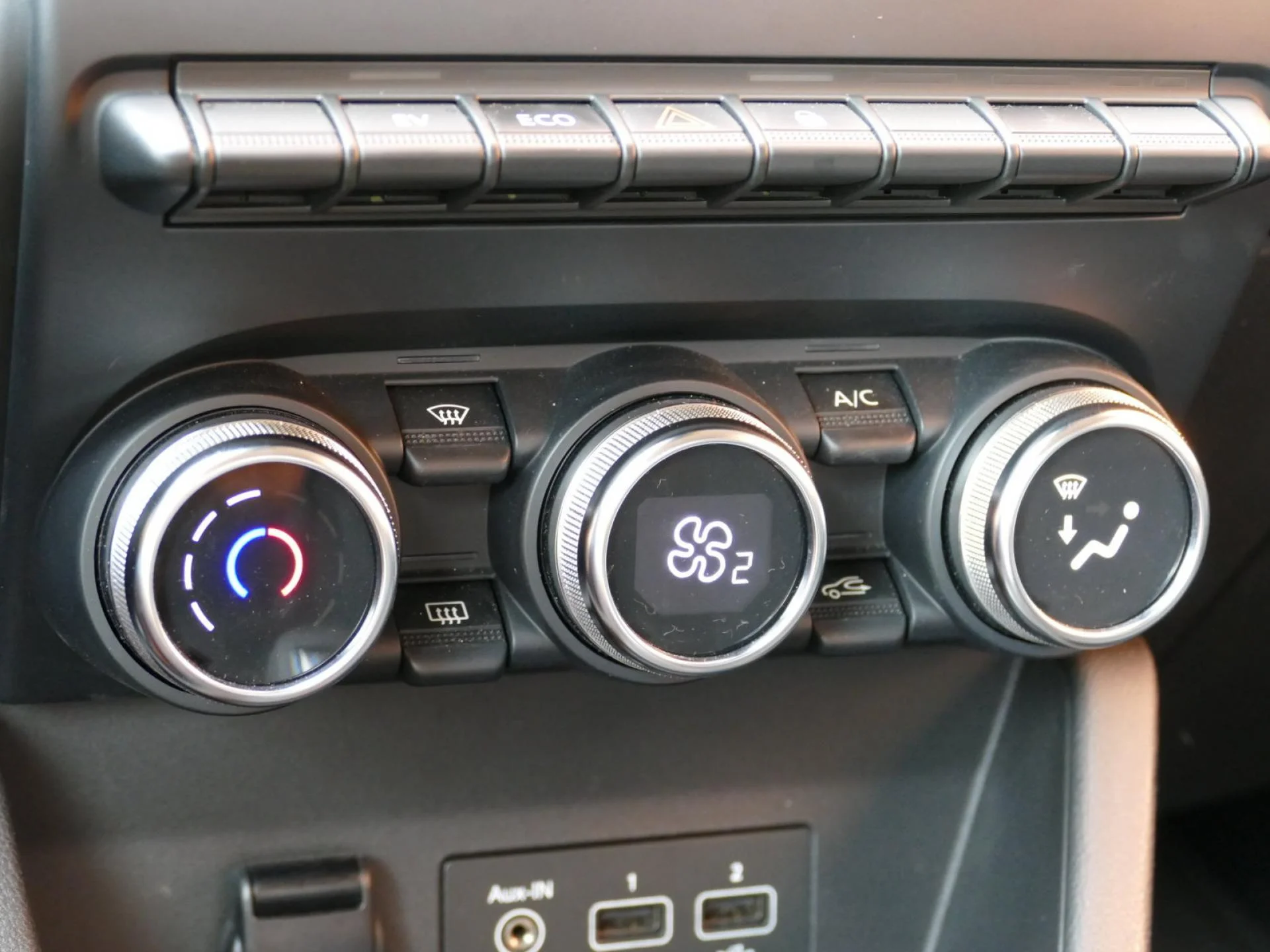RENAULT CLIO - Miniature 12 sur 22 - Cliquer pour voir cette photo