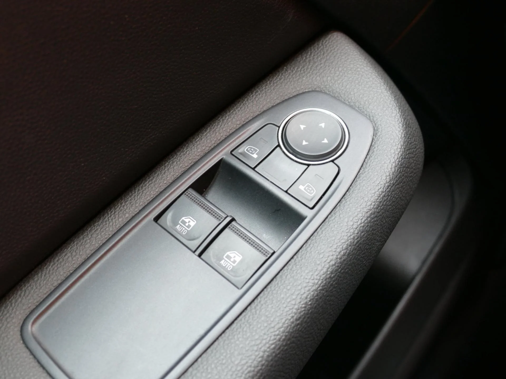 RENAULT CLIO - Miniature 20 sur 22 - Cliquer pour voir cette photo