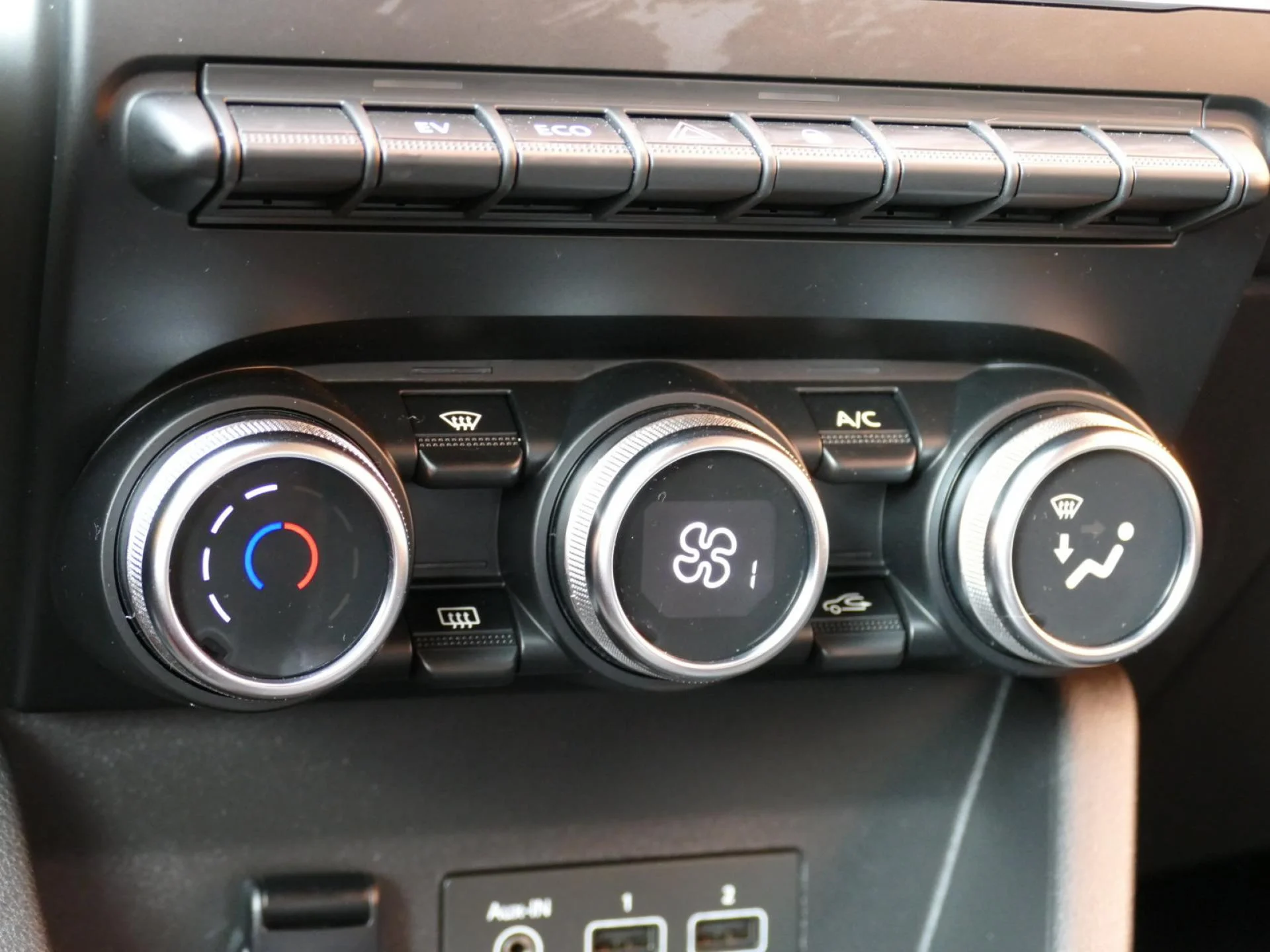 RENAULT CLIO - Miniature 14 sur 31 - Cliquer pour voir cette photo