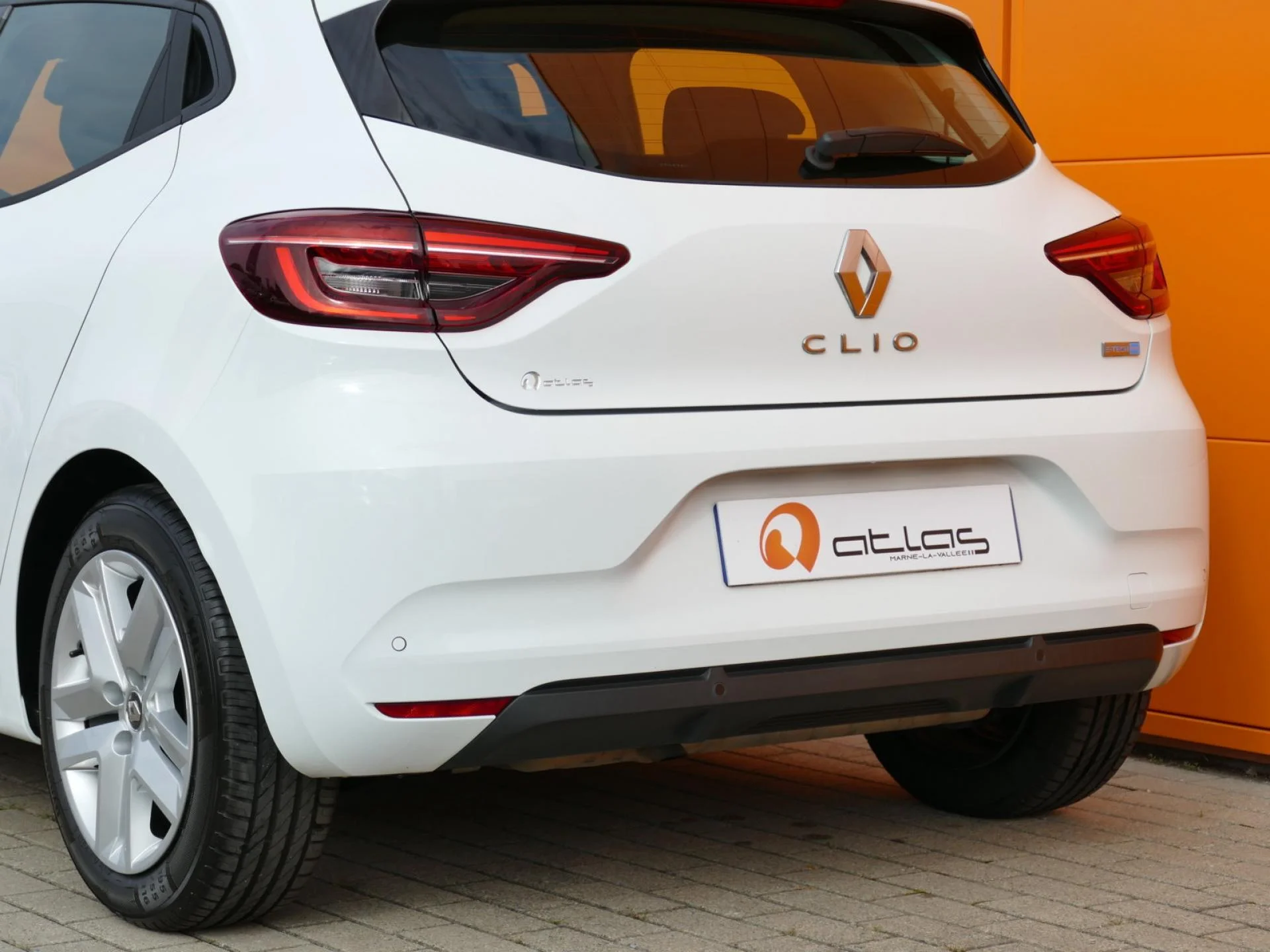 RENAULT CLIO - Miniature 28 sur 31 - Cliquer pour voir cette photo