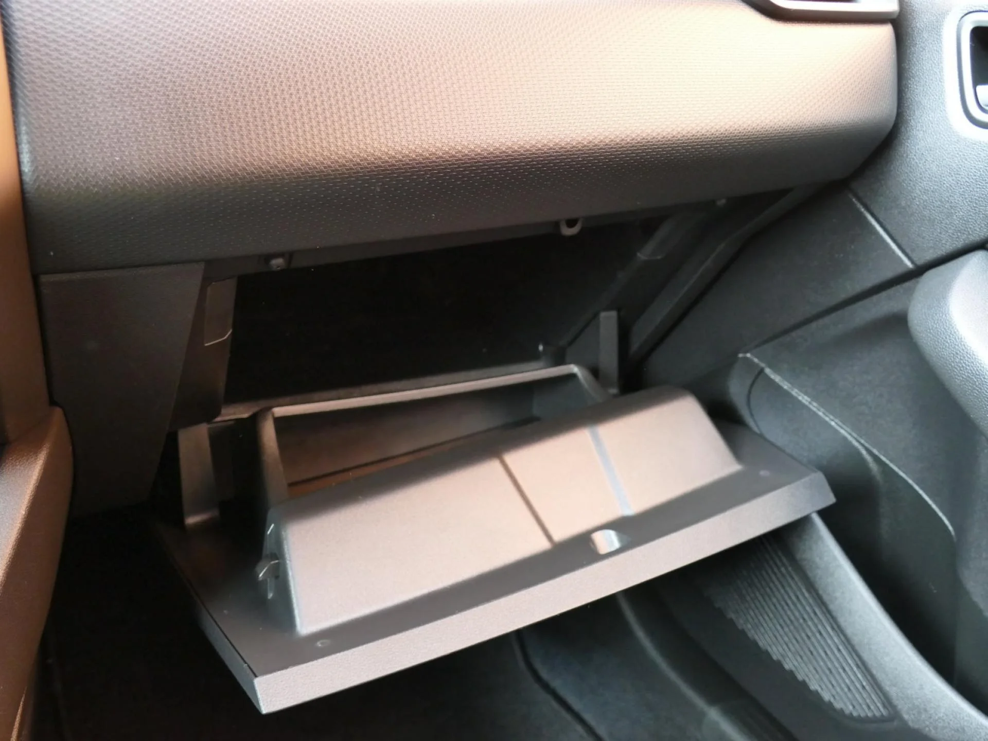 RENAULT CLIO - Miniature 20 sur 31 - Cliquer pour voir cette photo