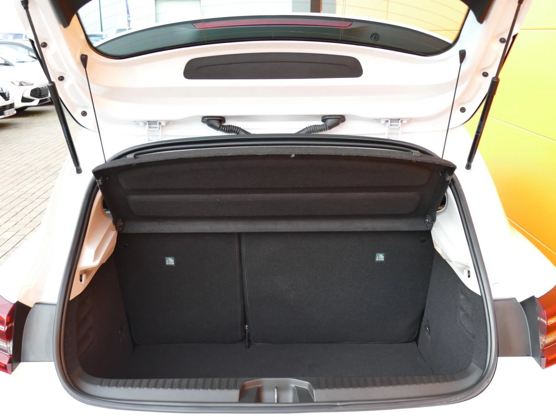 RENAULT CLIO - Miniature 8 sur 31 - Cliquer pour voir cette photo