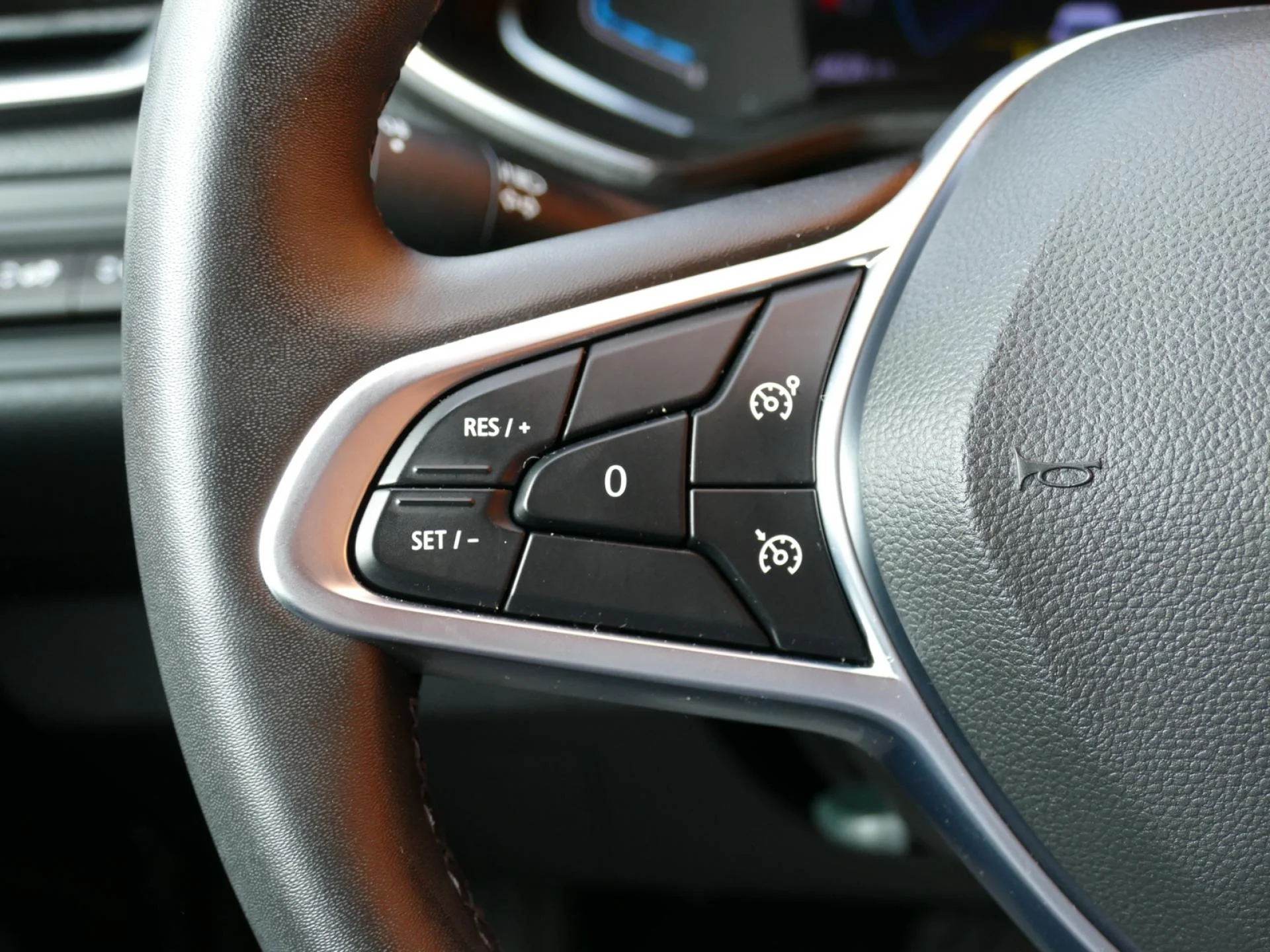 RENAULT CLIO - Miniature 16 sur 31 - Cliquer pour voir cette photo