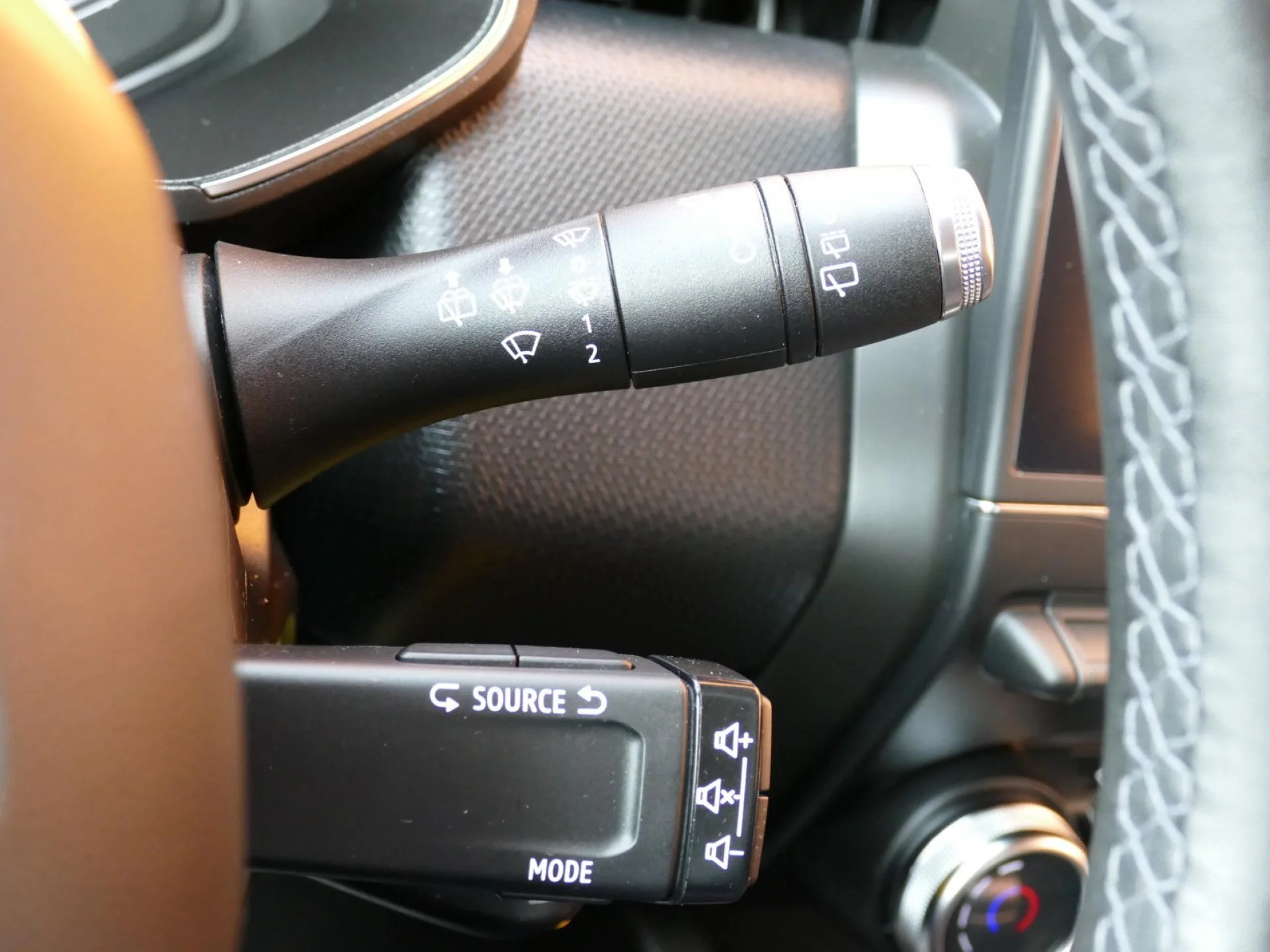 RENAULT CLIO - Miniature 23 sur 31 - Cliquer pour voir cette photo