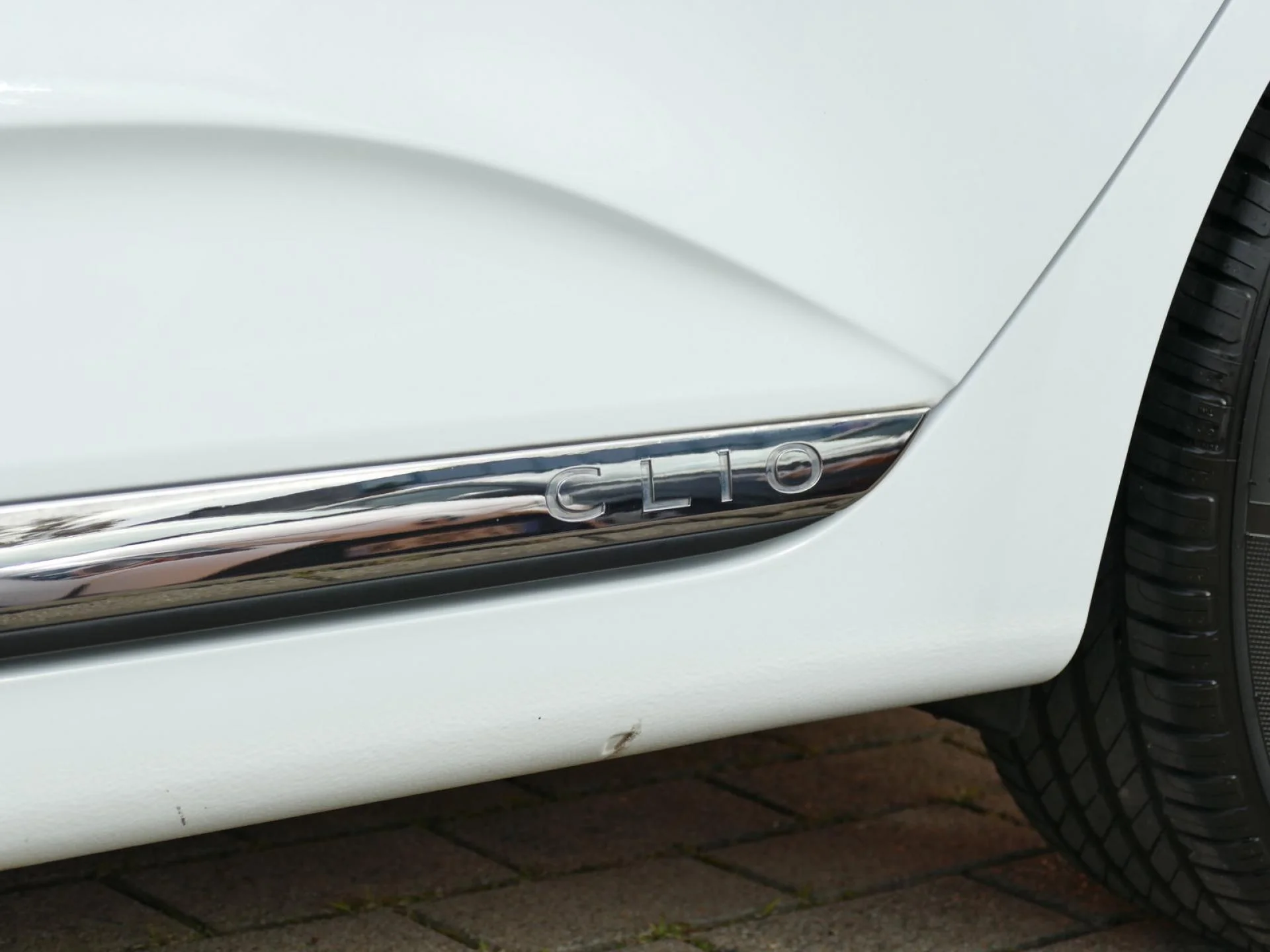 RENAULT CLIO - Miniature 25 sur 31 - Cliquer pour voir cette photo