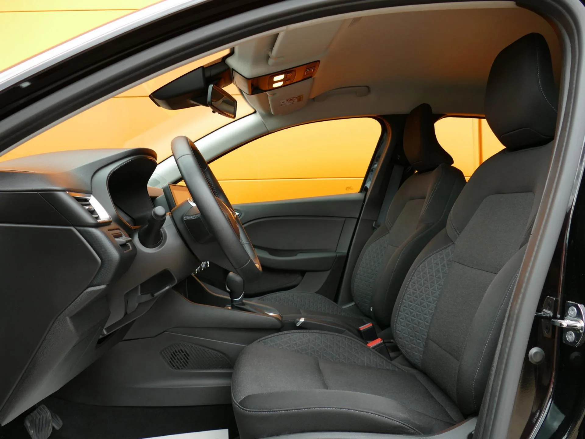 RENAULT CLIO - Miniature 6 sur 32 - Cliquer pour voir cette photo