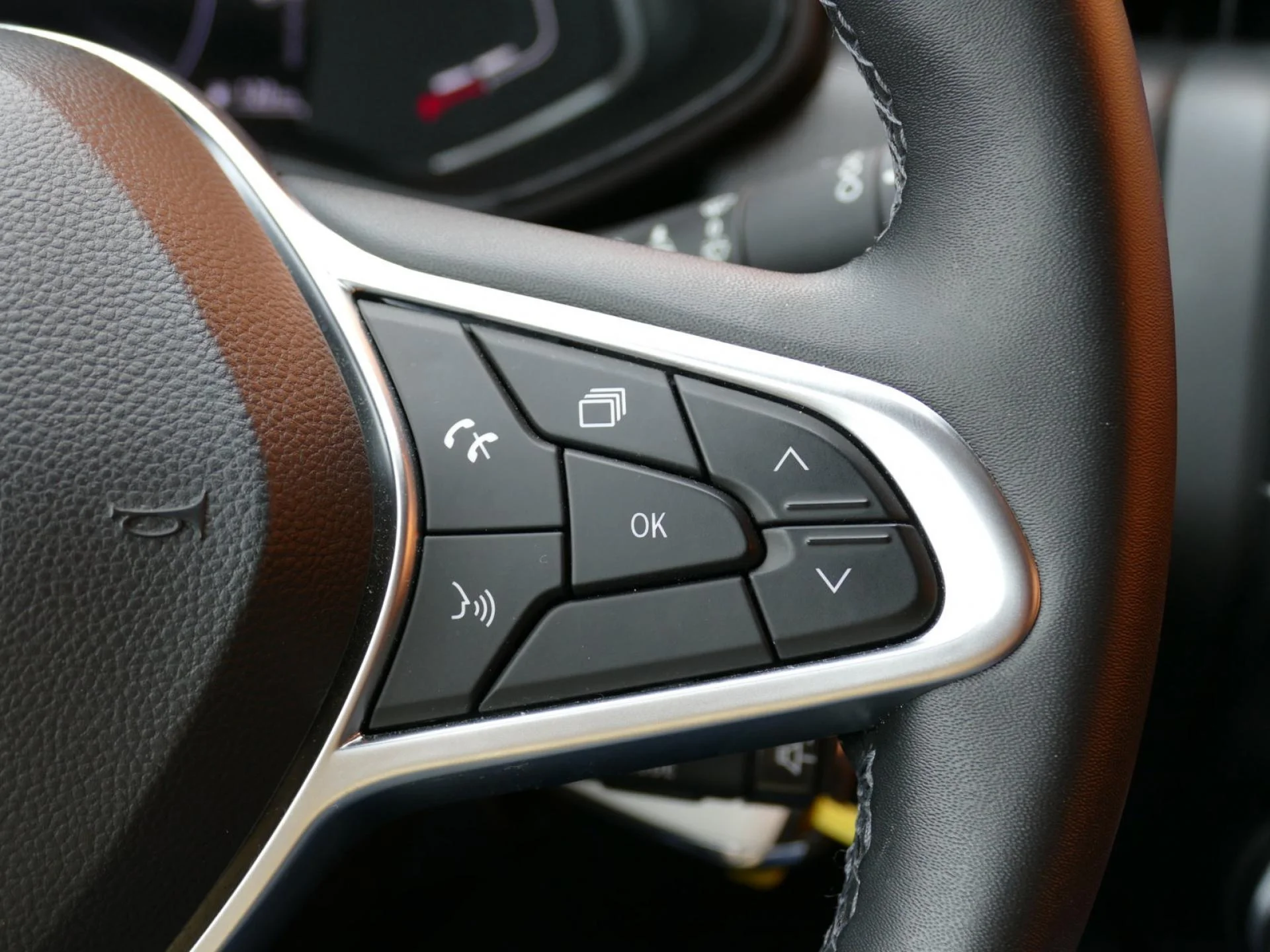 RENAULT CLIO - Miniature 18 sur 32 - Cliquer pour voir cette photo