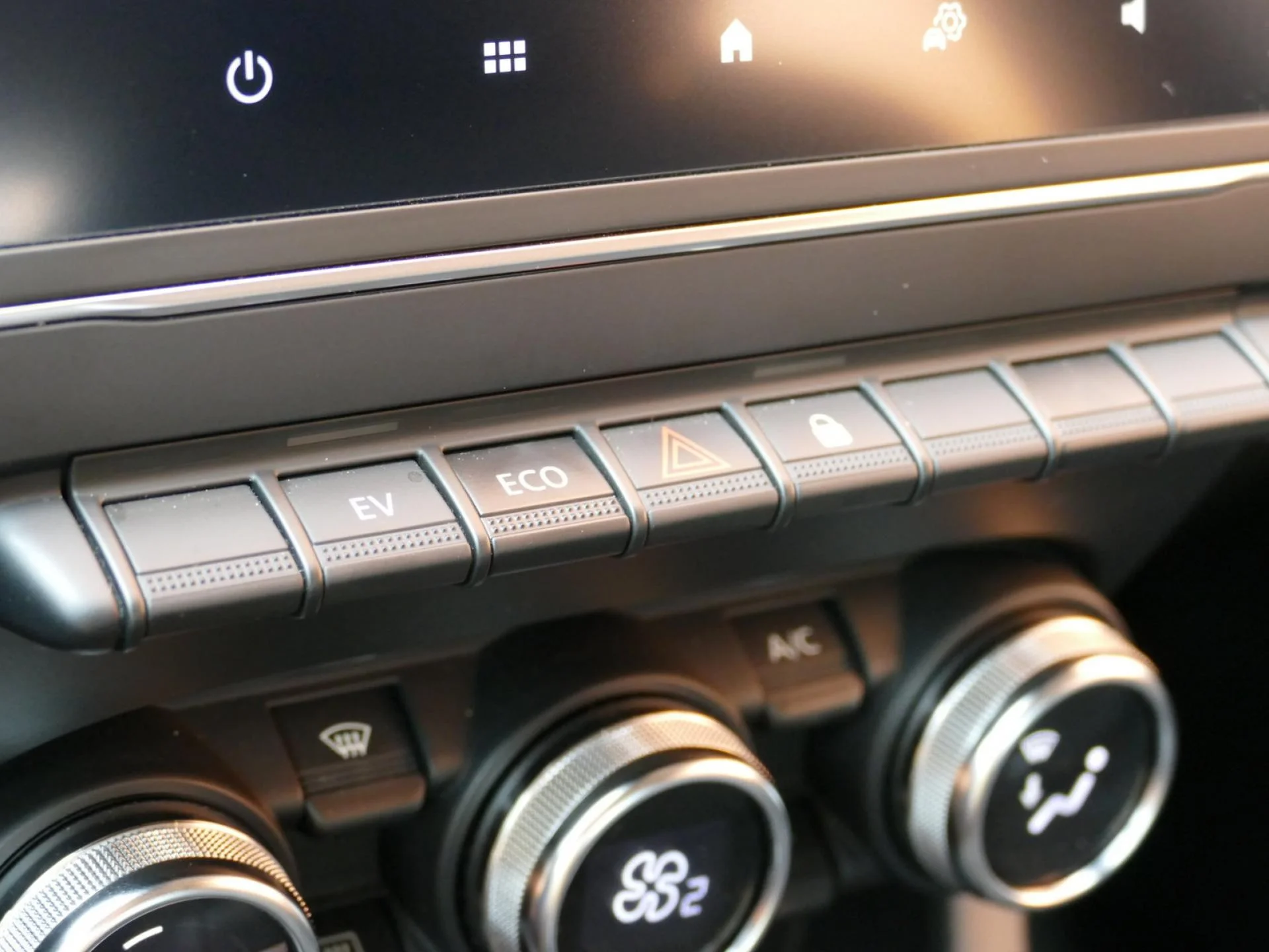 RENAULT CLIO - Miniature 20 sur 32 - Cliquer pour voir cette photo