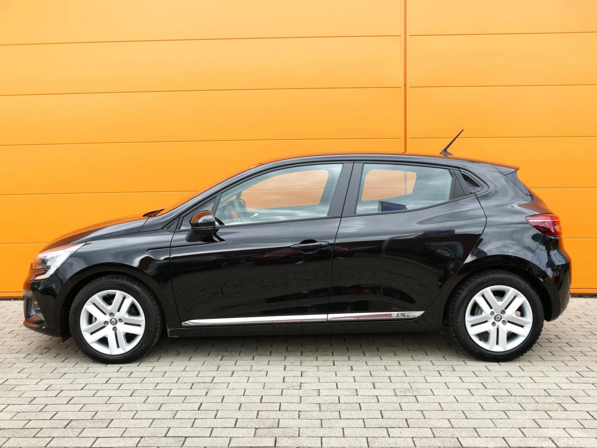 RENAULT CLIO - Miniature 3 sur 32 - Cliquer pour voir cette photo