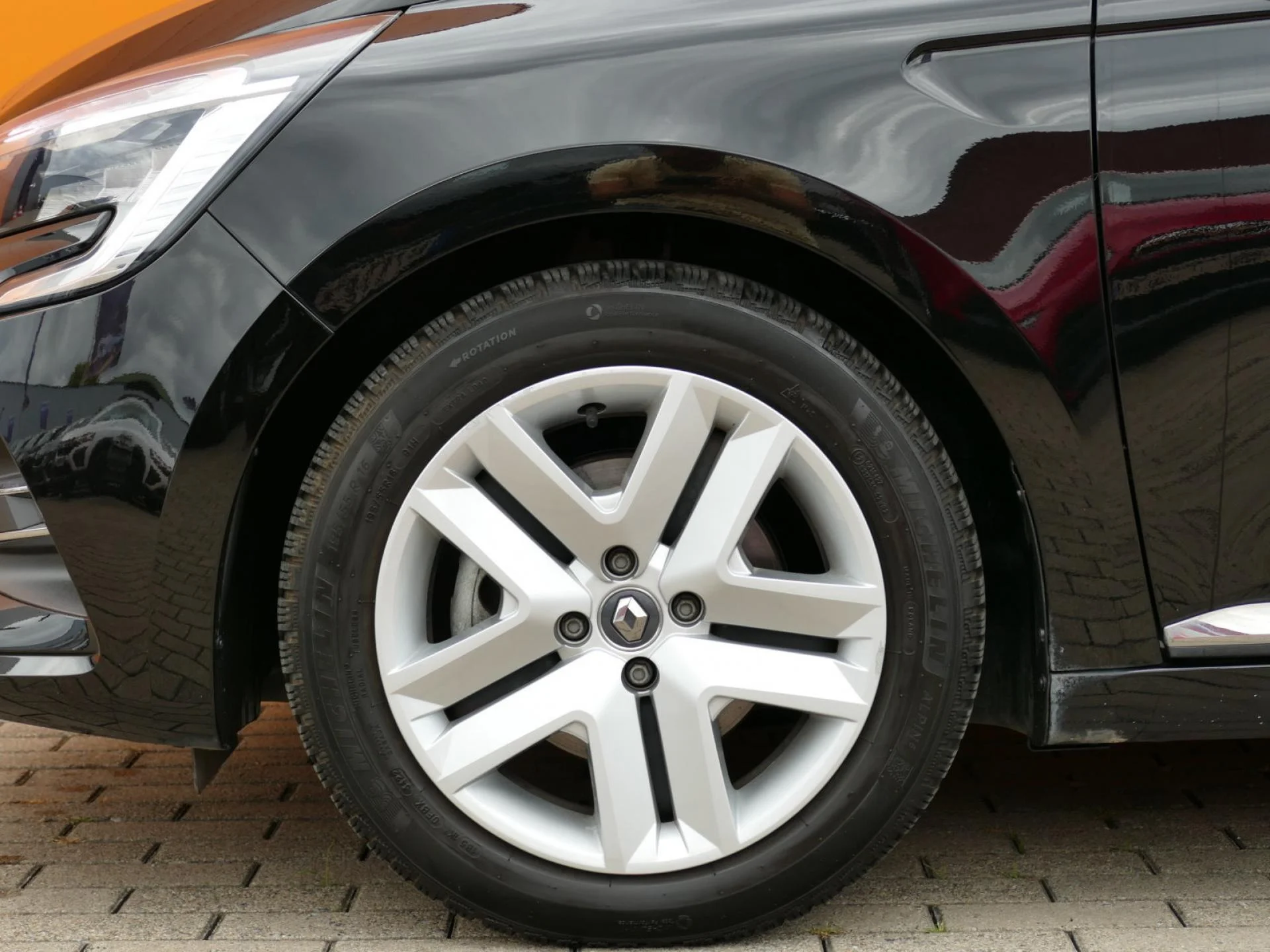 RENAULT CLIO - Miniature 30 sur 32 - Cliquer pour voir cette photo