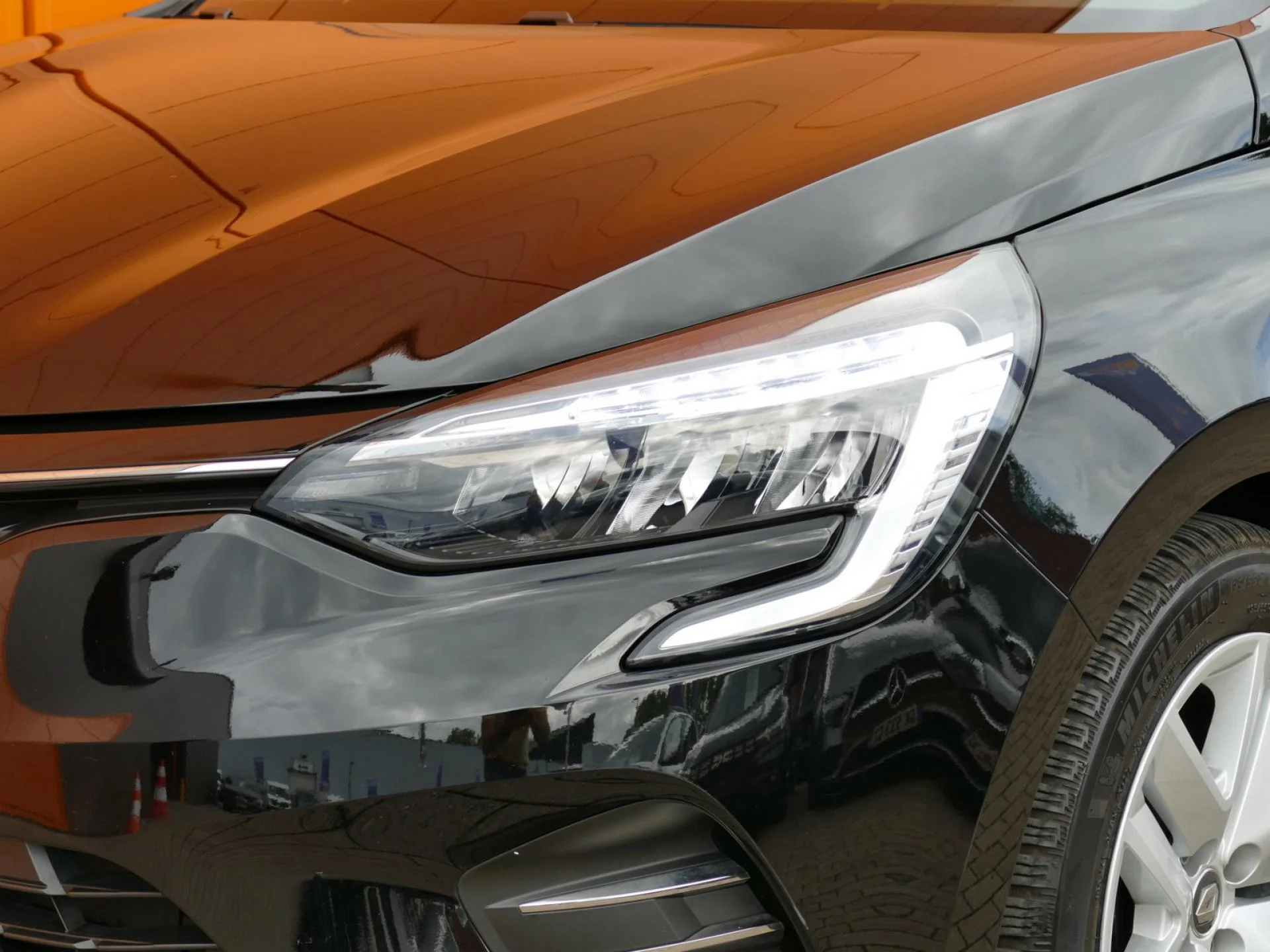 RENAULT CLIO - Miniature 28 sur 32 - Cliquer pour voir cette photo