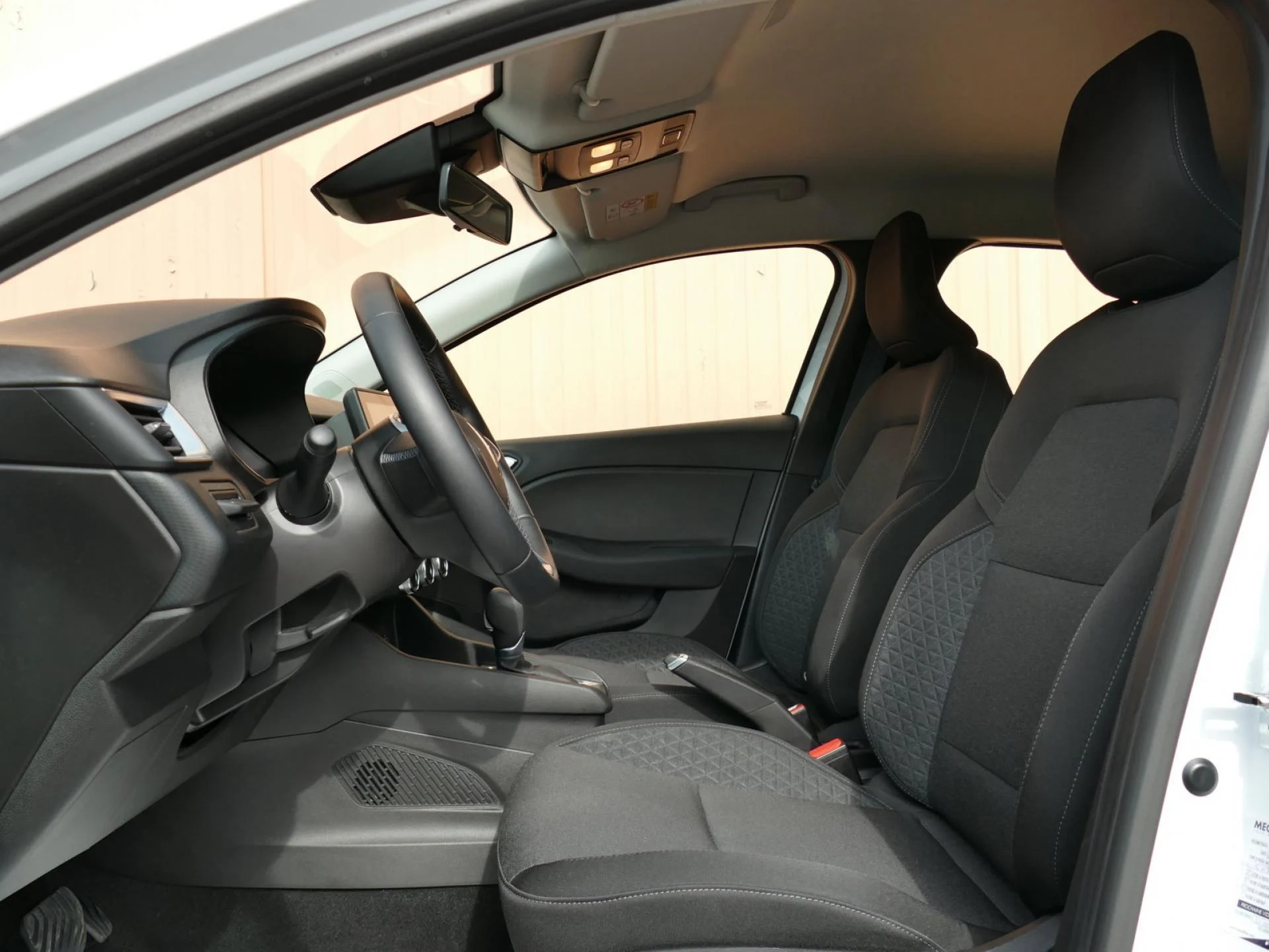 RENAULT CLIO - Miniature 6 sur 31 - Cliquer pour voir cette photo